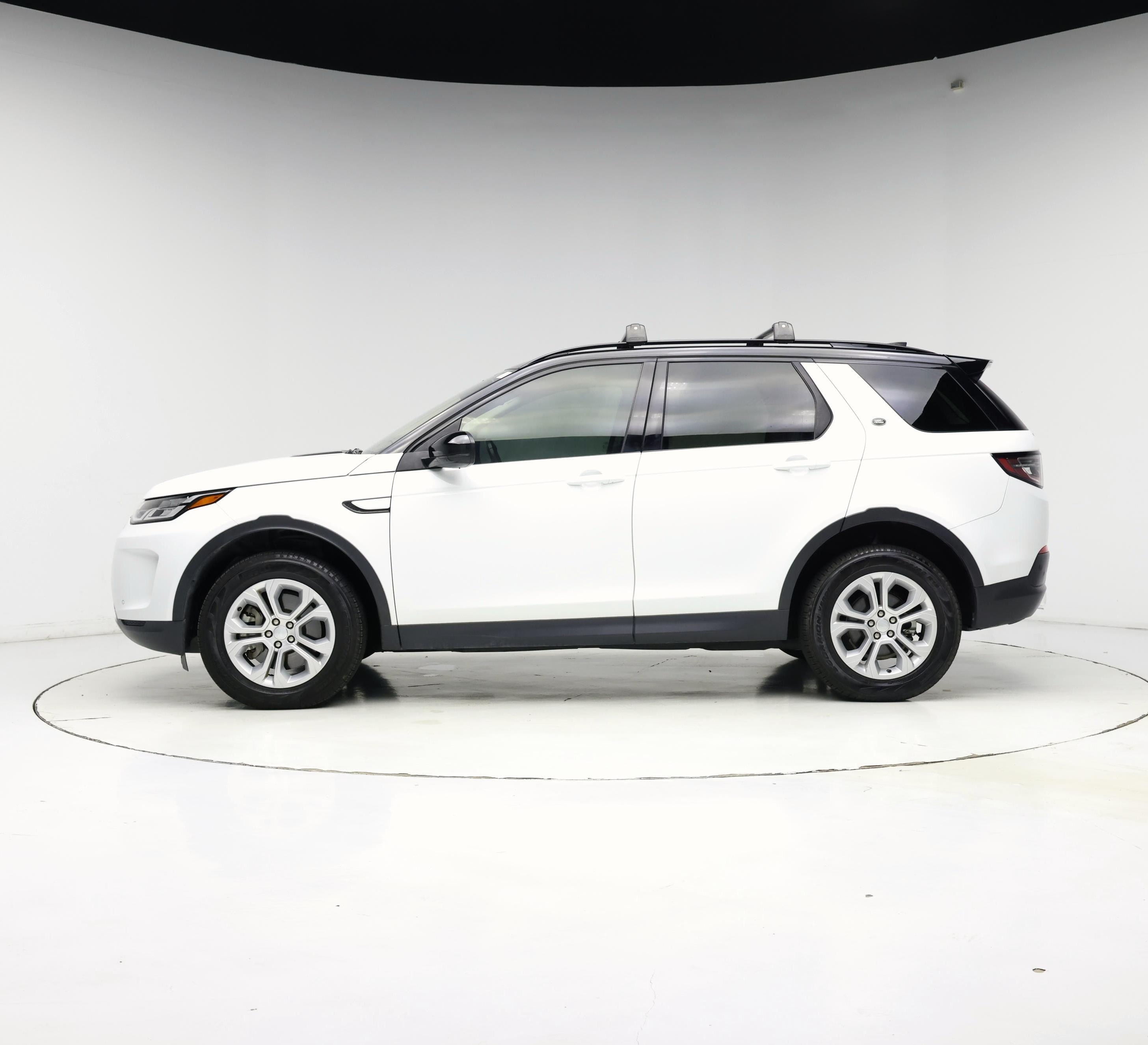 Thumbnail: 2020 Land Rover Discovery Sport - 3