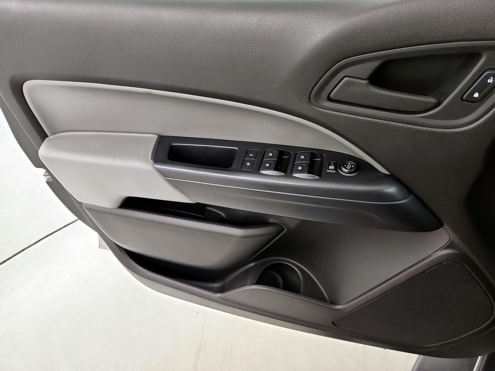 Thumbnail: 2016 Chevrolet Colorado - 12