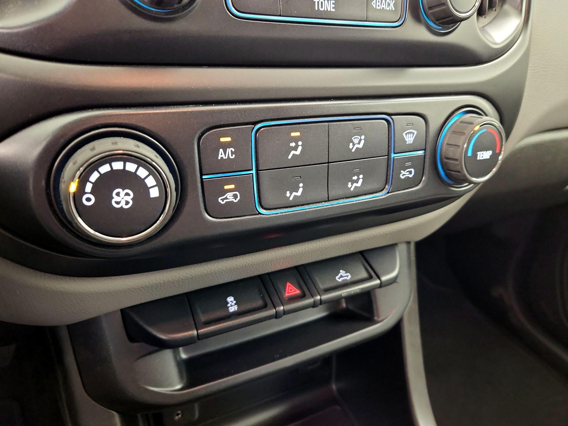 Thumbnail: 2016 Chevrolet Colorado - 16