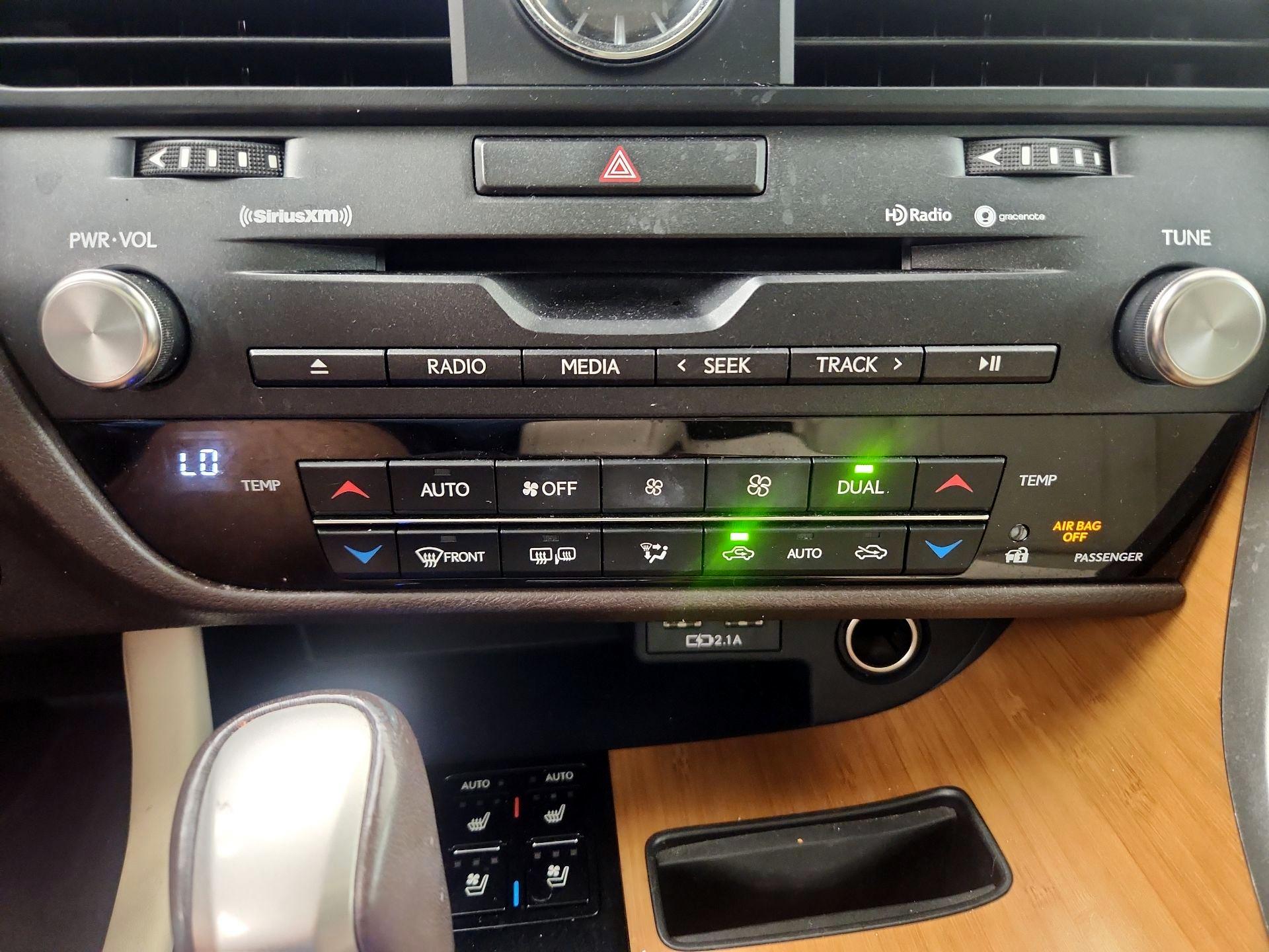Thumbnail: 2020 Lexus RX - 14