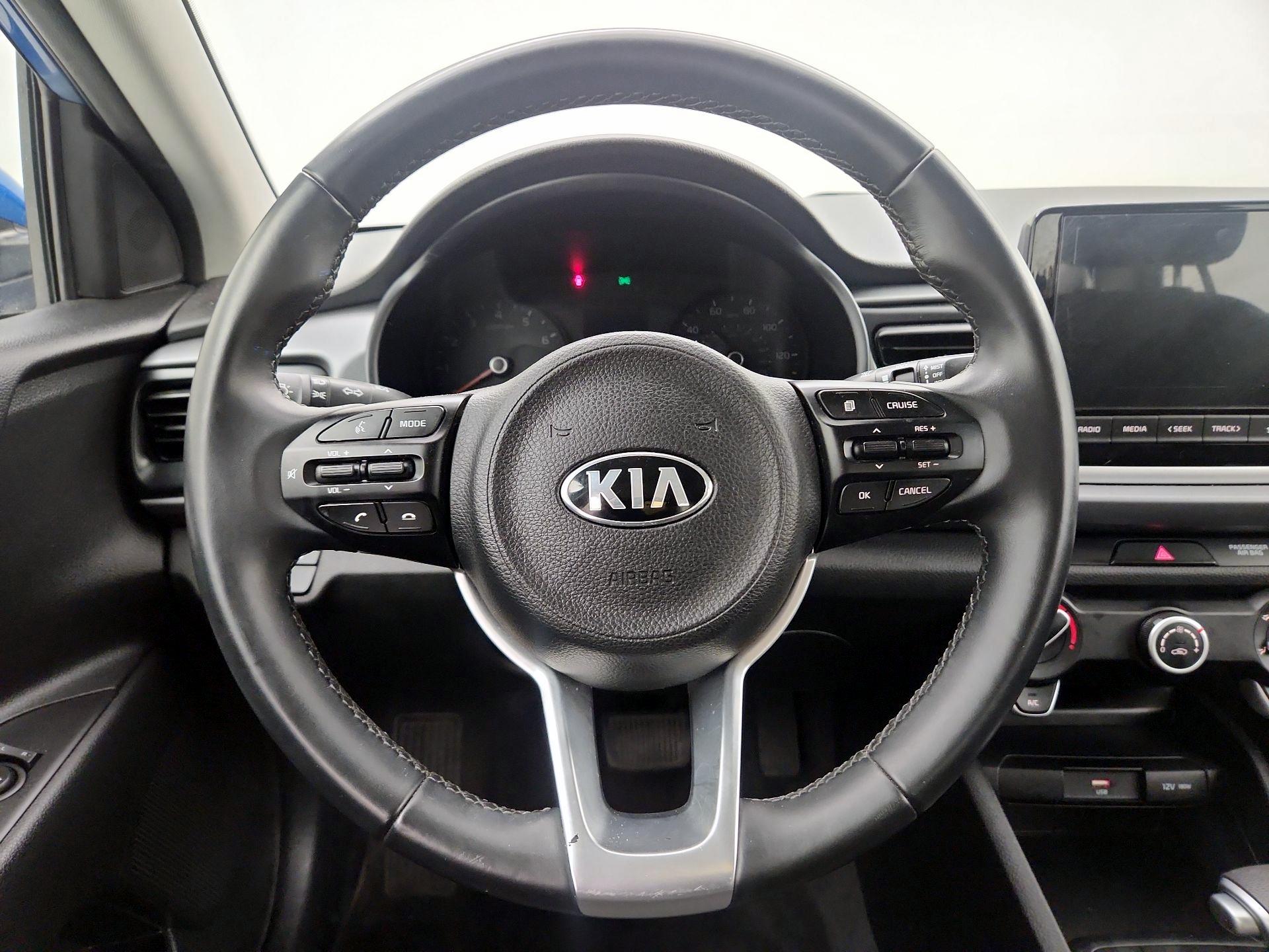 Thumbnail: 2021 Kia Rio - 10