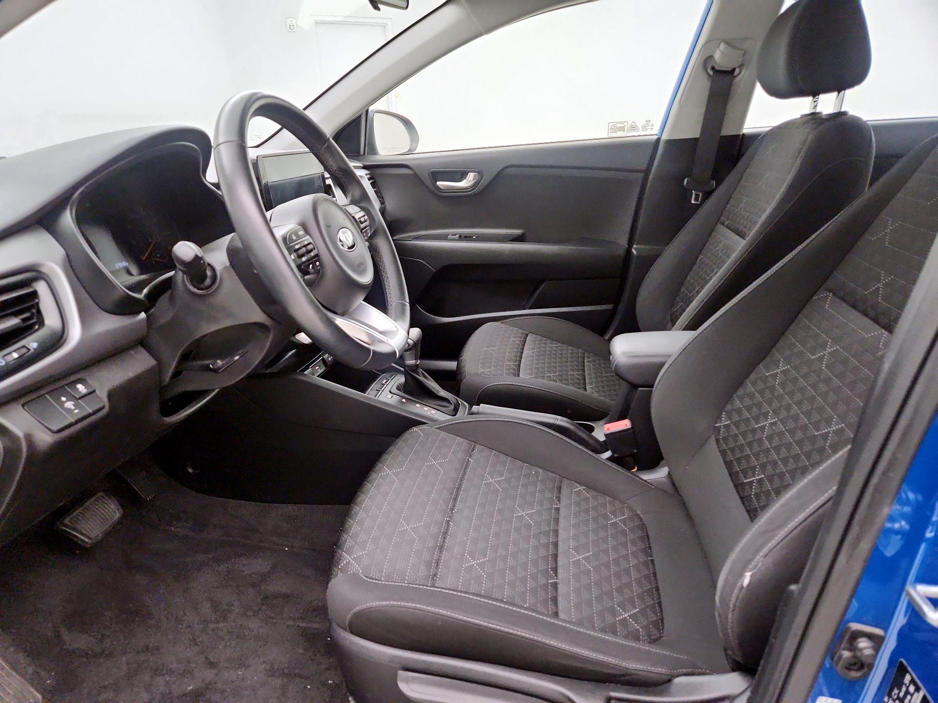 Thumbnail: 2021 Kia Rio - 11