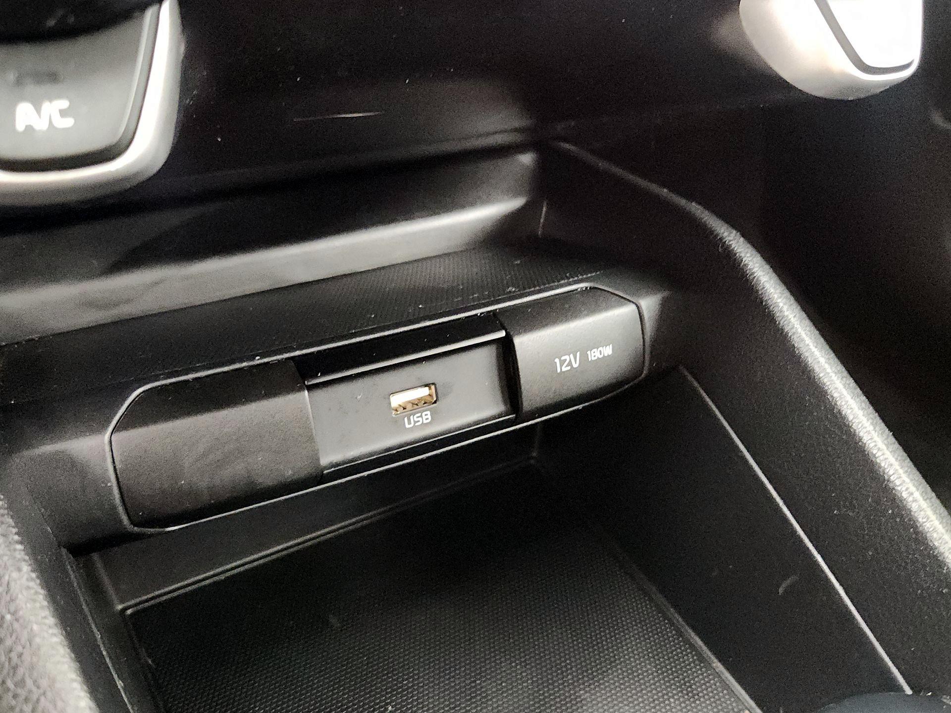 Thumbnail: 2021 Kia Rio - 18