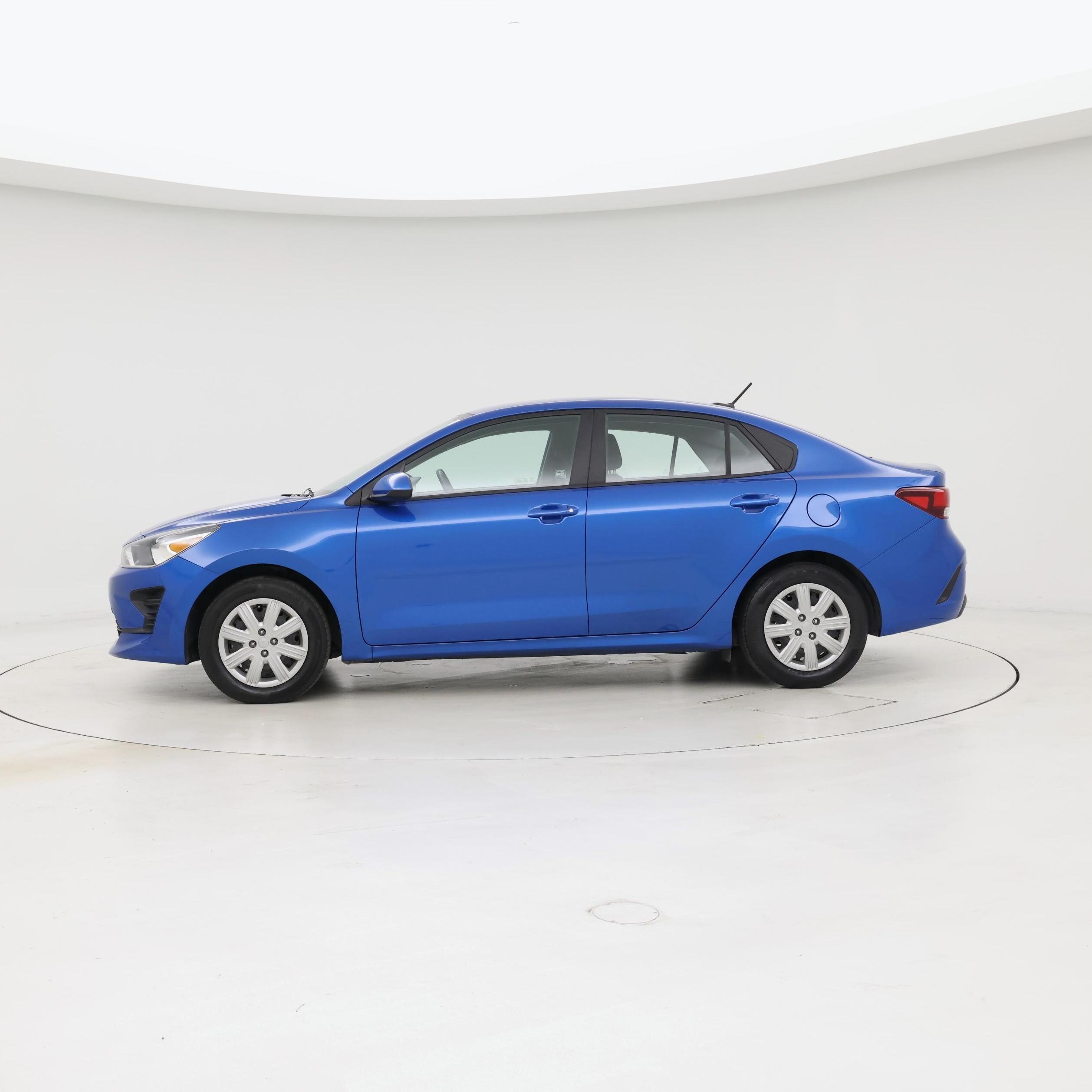 Thumbnail: 2021 Kia Rio - 3
