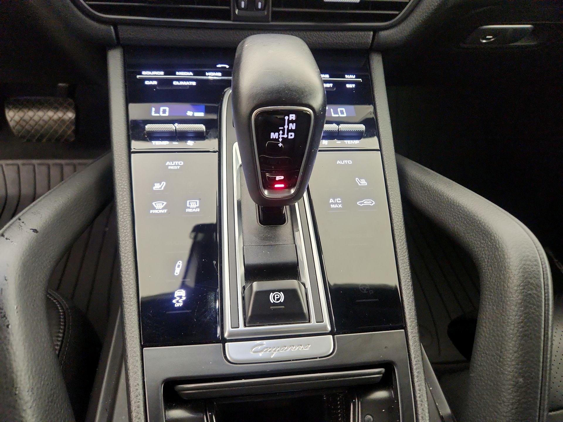 Thumbnail: 2021 Porsche Cayenne - 18