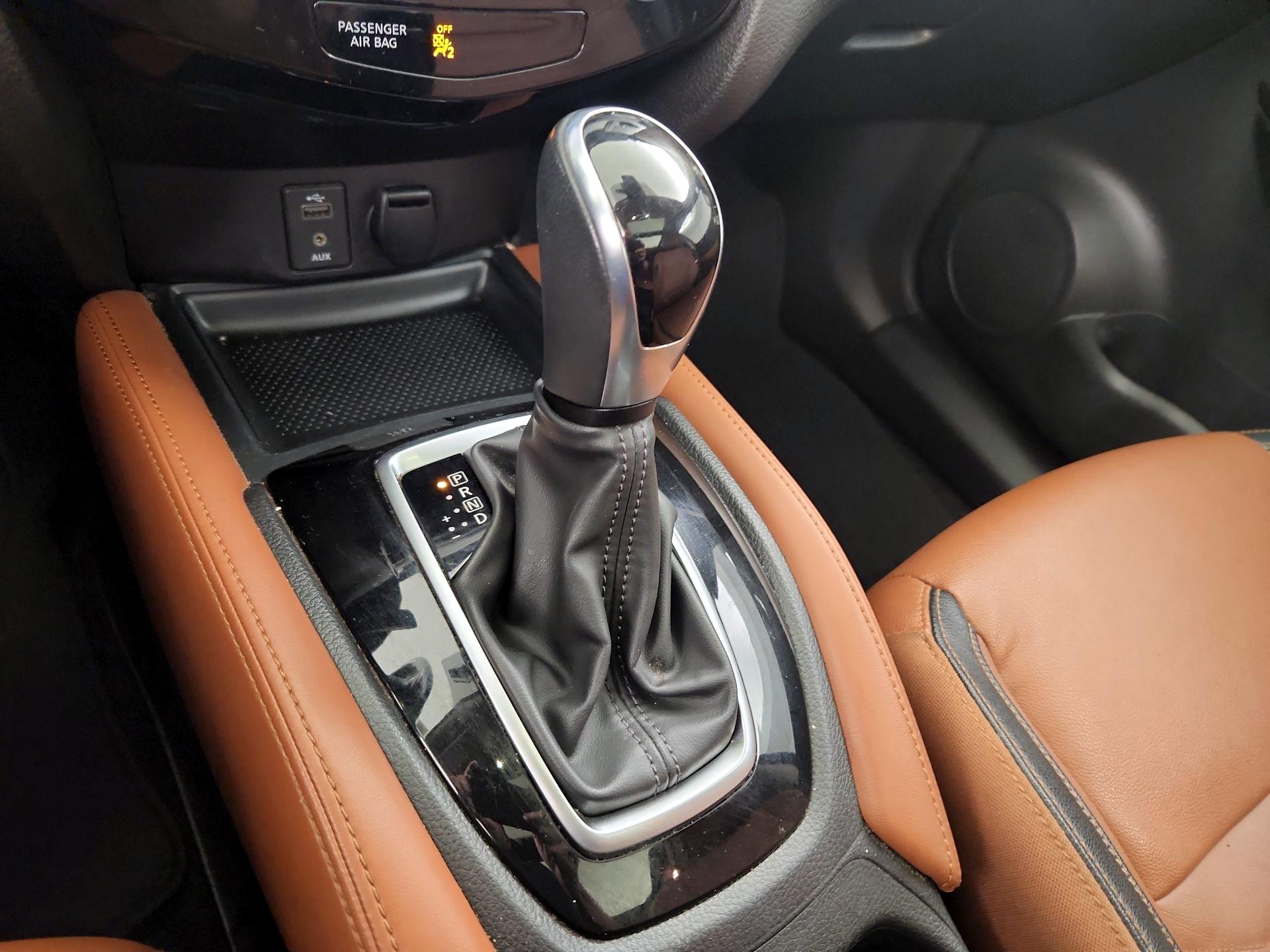 Thumbnail: 2017 Nissan Rogue - 18