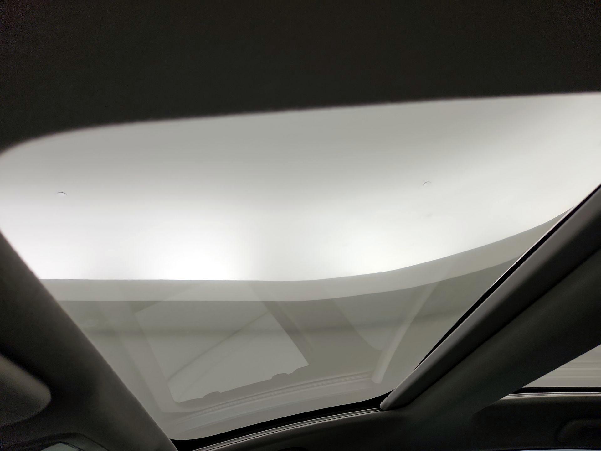 Thumbnail: 2016 Toyota Prius v - 19