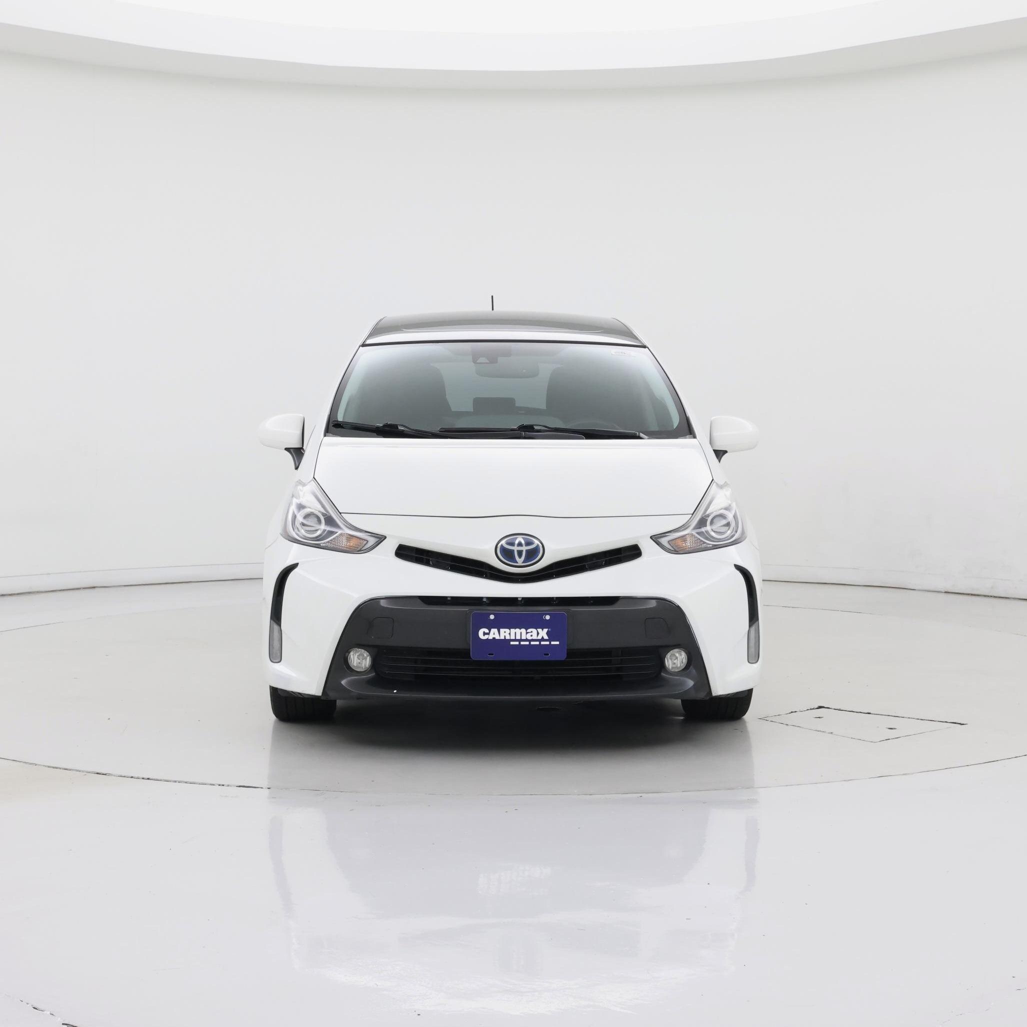 Thumbnail: 2016 Toyota Prius v - 5
