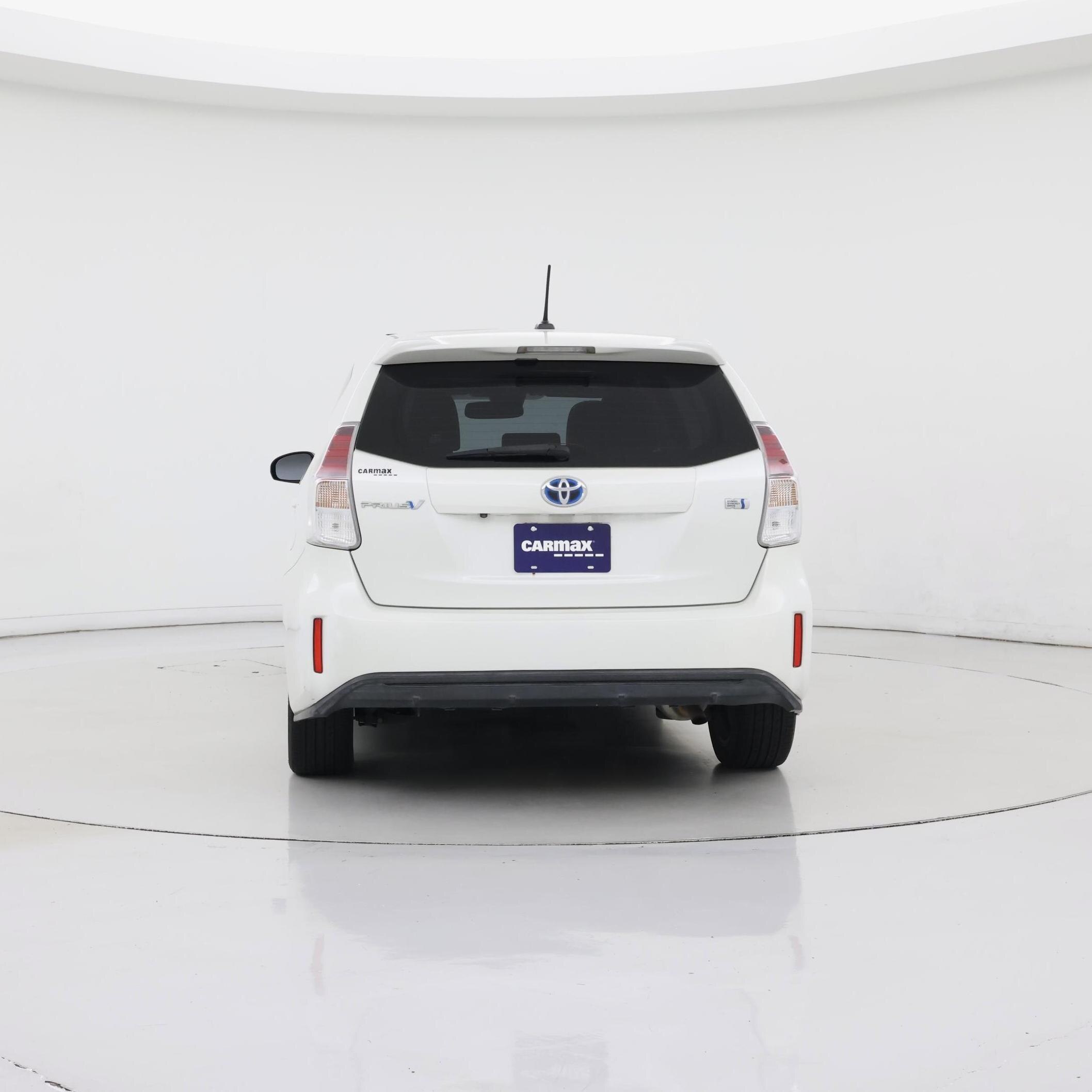 Thumbnail: 2016 Toyota Prius v - 6