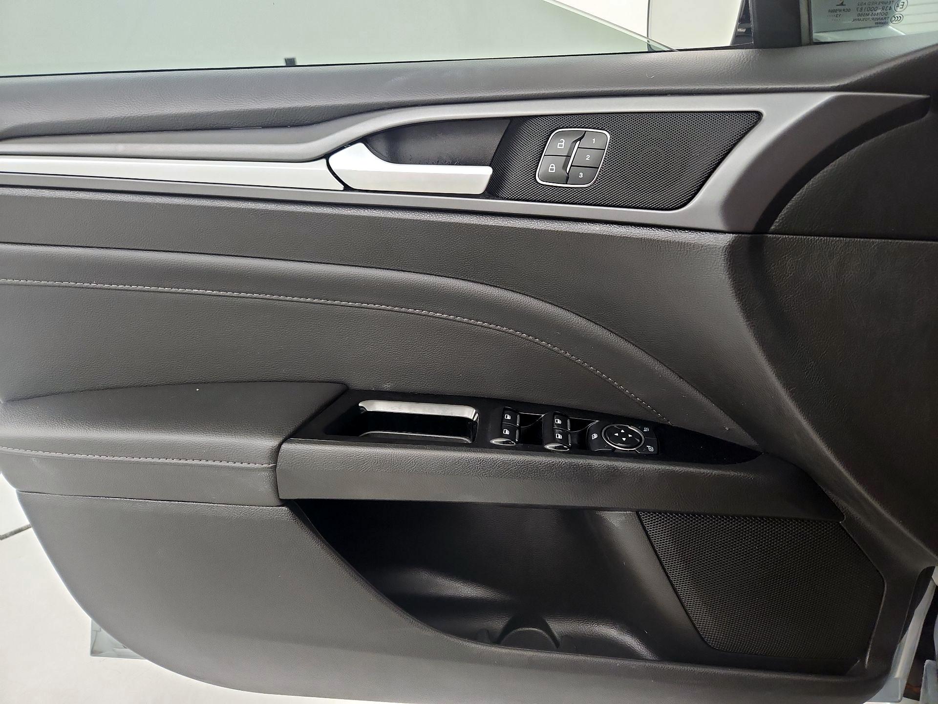 Thumbnail: 2014 Ford Fusion - 12