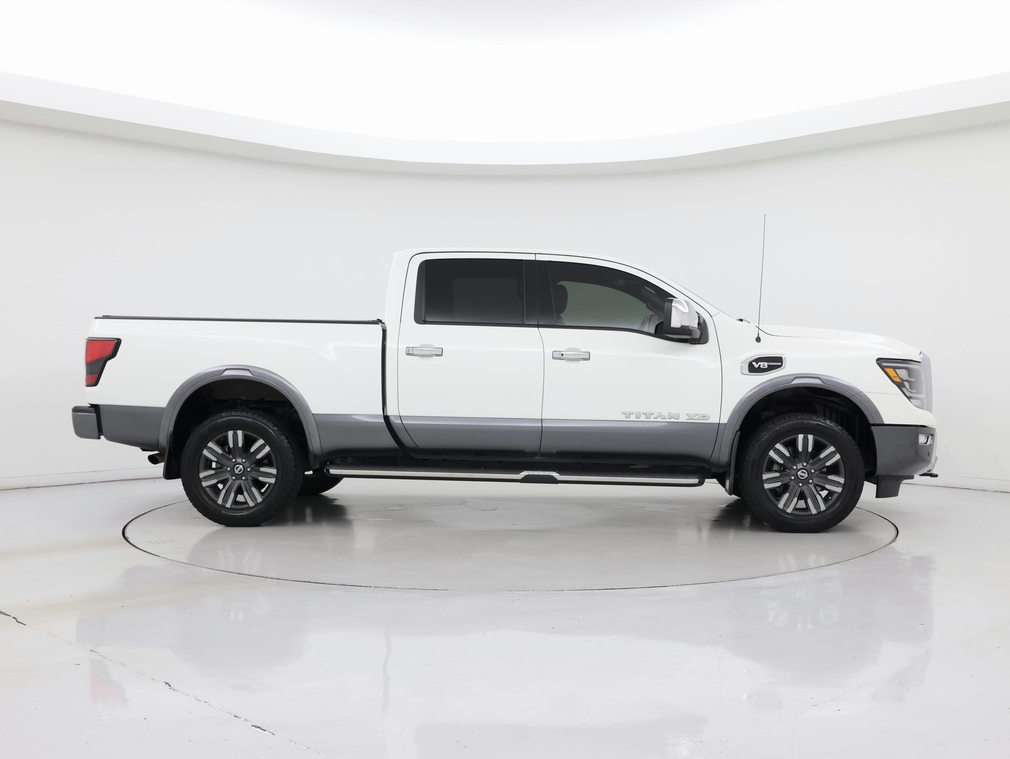 Thumbnail: 2020 Nissan Titan - 7