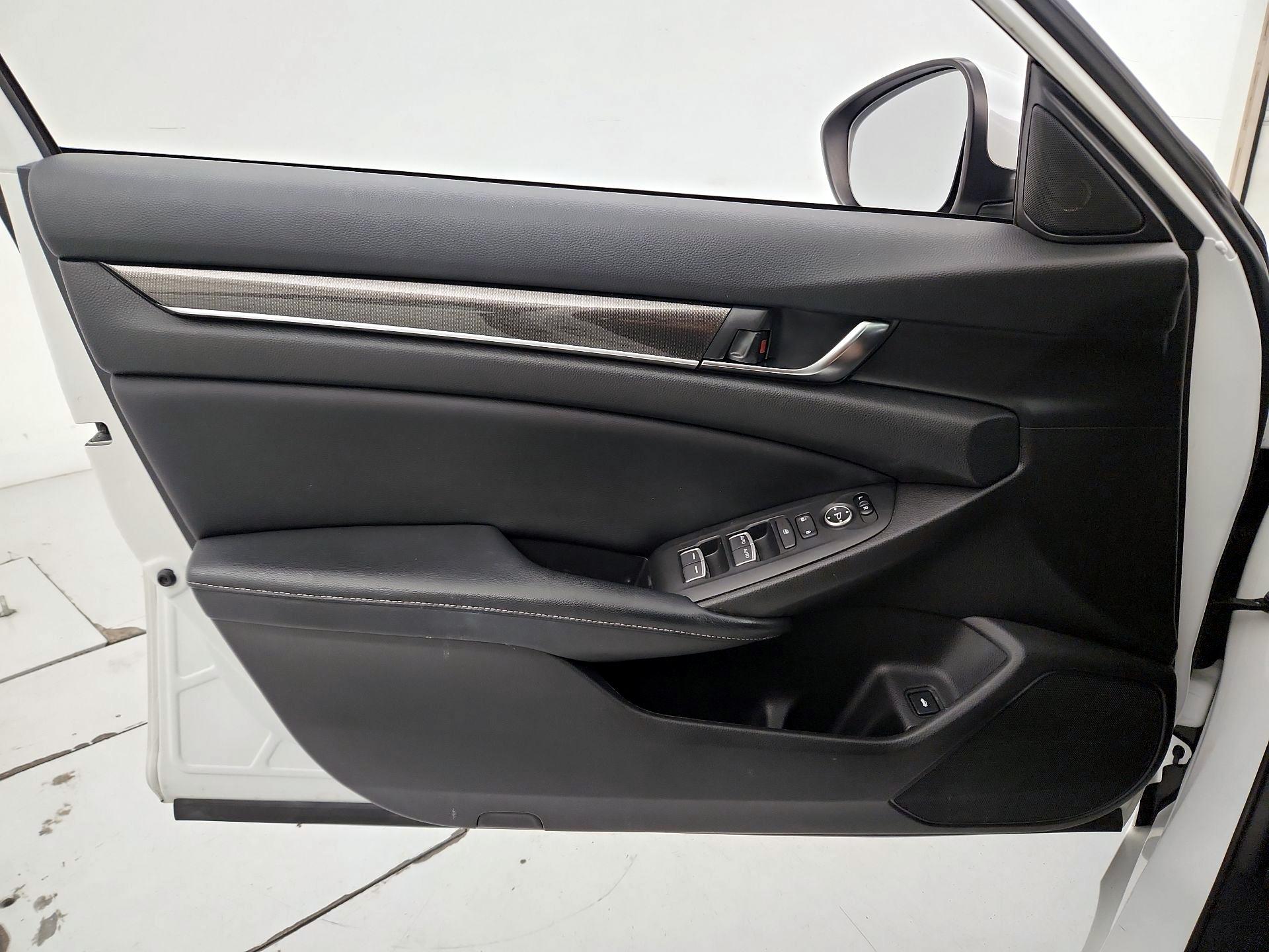 Thumbnail: 2018 Honda Accord - 12