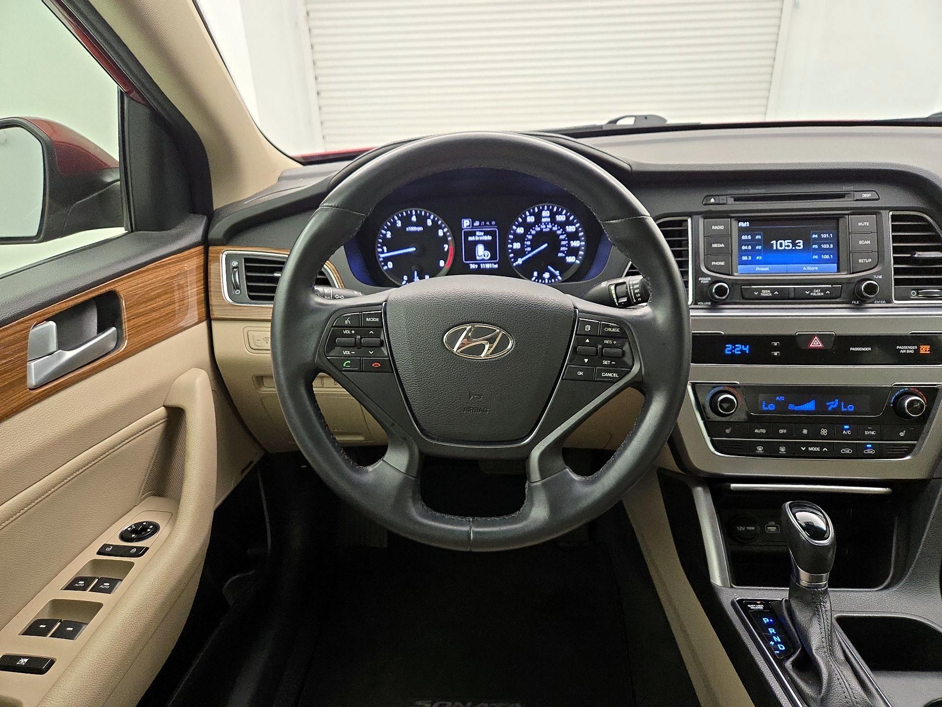 Thumbnail: 2015 Hyundai Sonata - 10