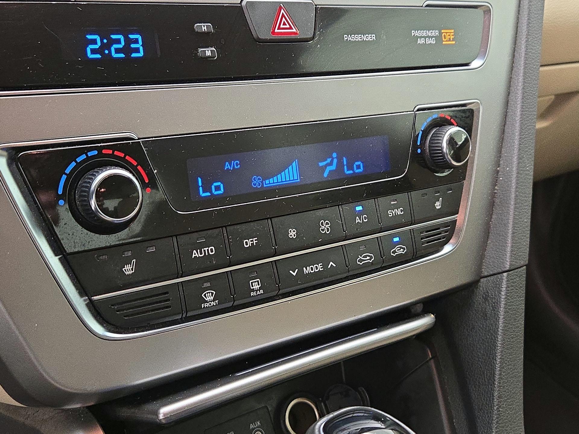 Thumbnail: 2015 Hyundai Sonata - 16