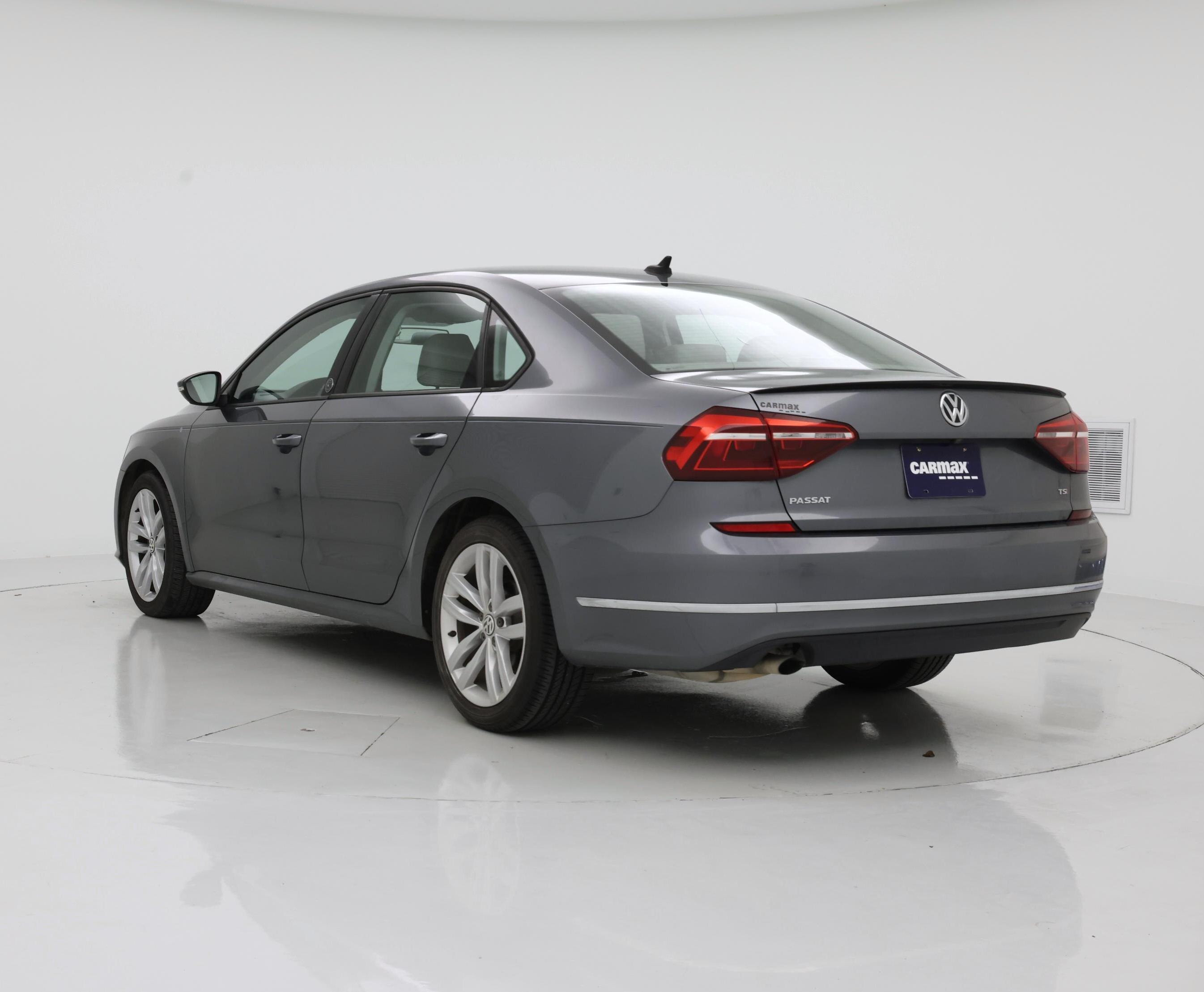 Thumbnail: 2019 Volkswagen Passat - 2