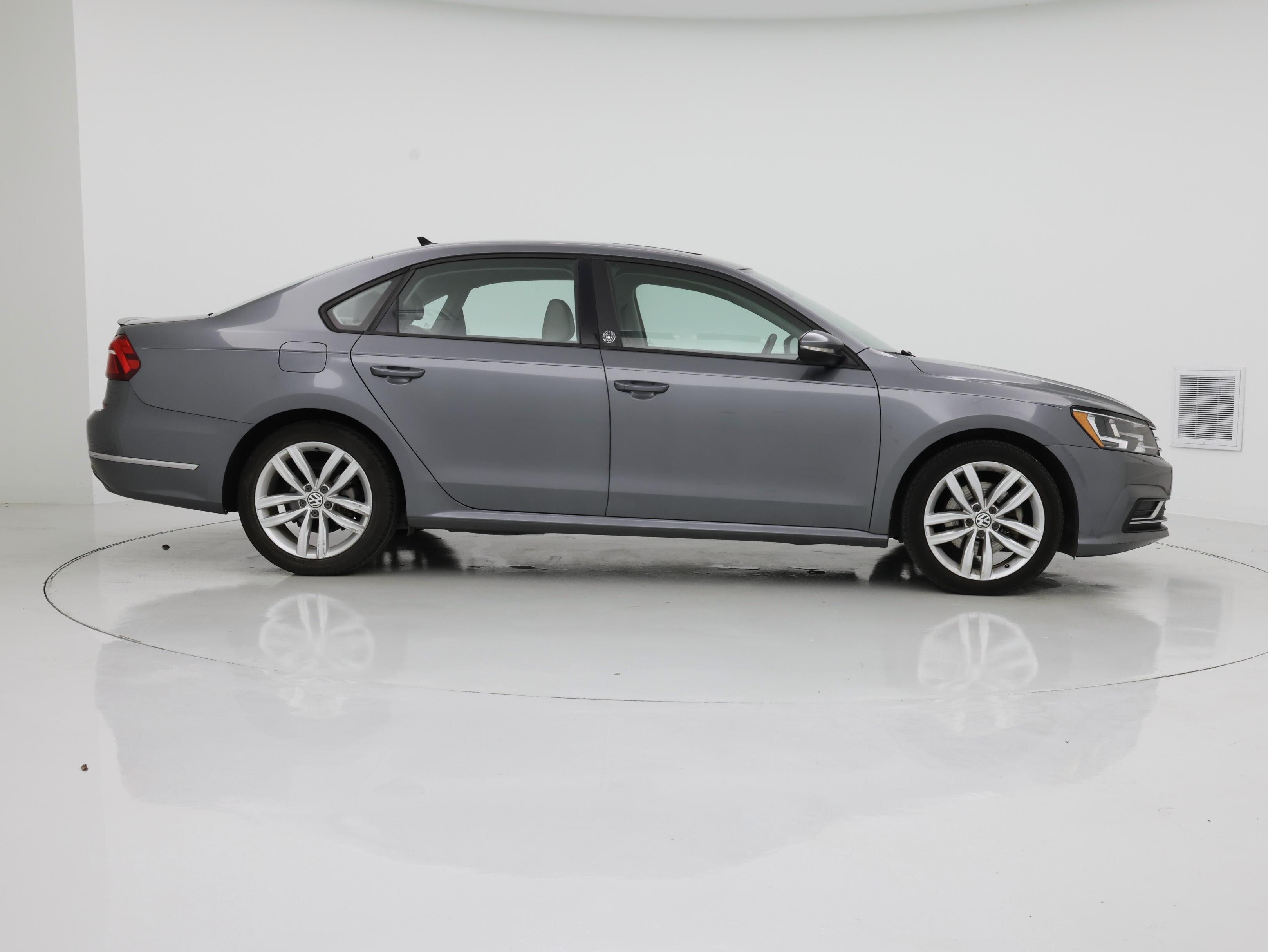 Thumbnail: 2019 Volkswagen Passat - 7