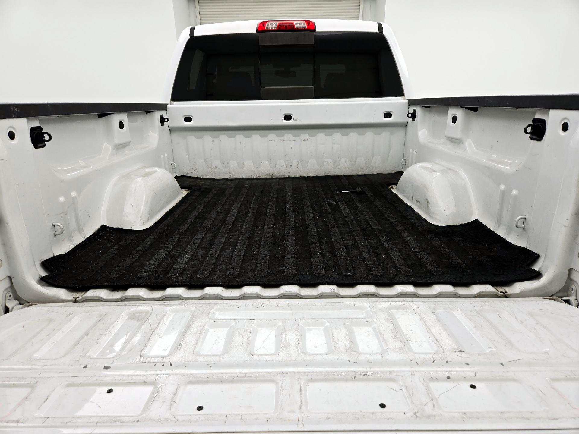 Thumbnail: 2018 Chevrolet Silverado 1500 - 19