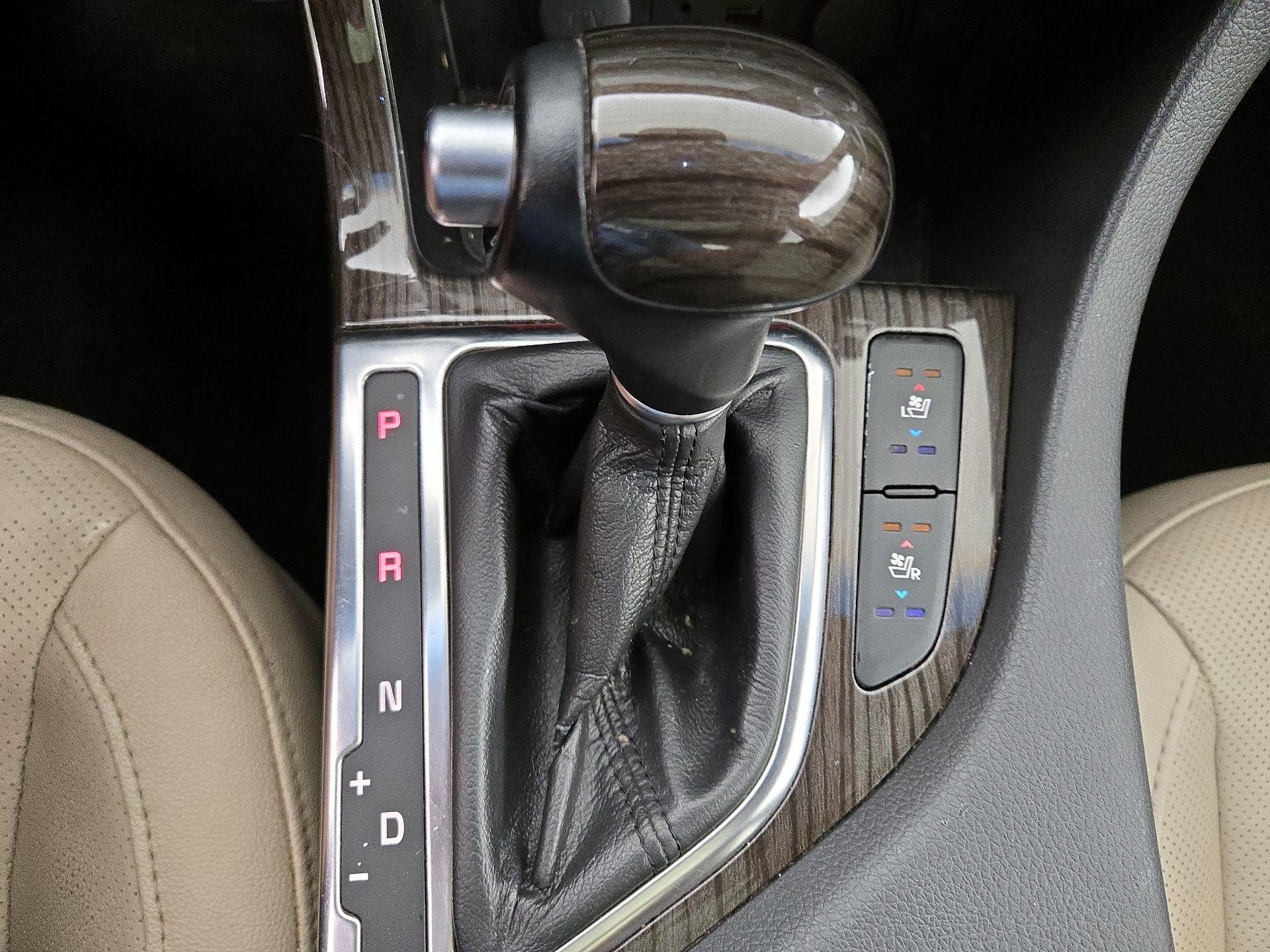 Thumbnail: 2014 Kia Optima - 18