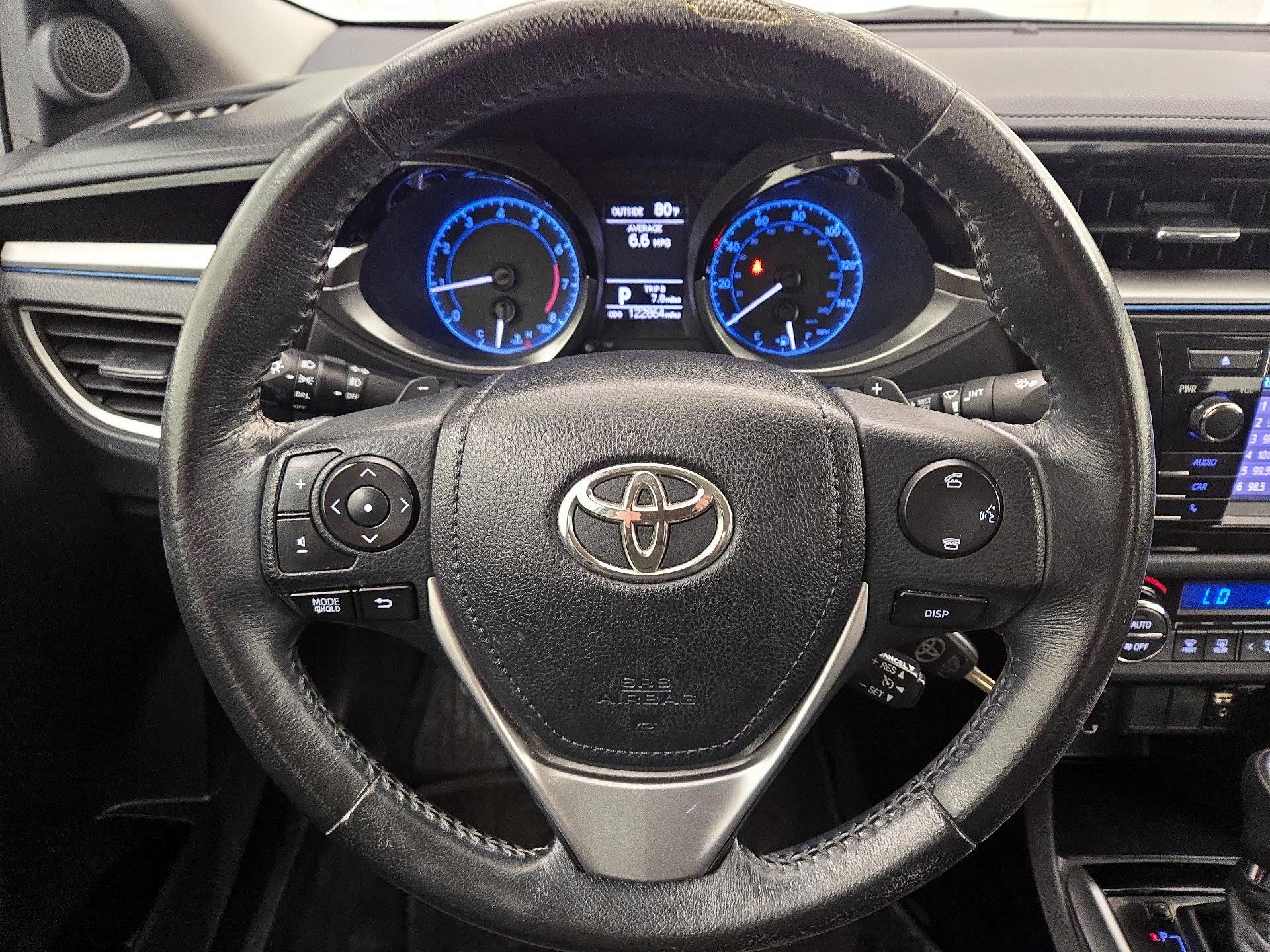 Thumbnail: 2015 Toyota Corolla - 10
