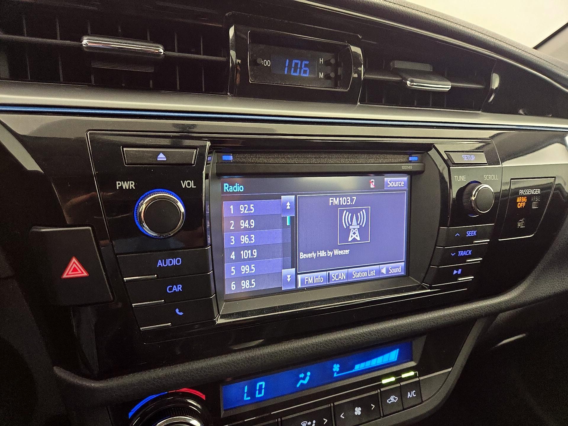 Thumbnail: 2015 Toyota Corolla - 15