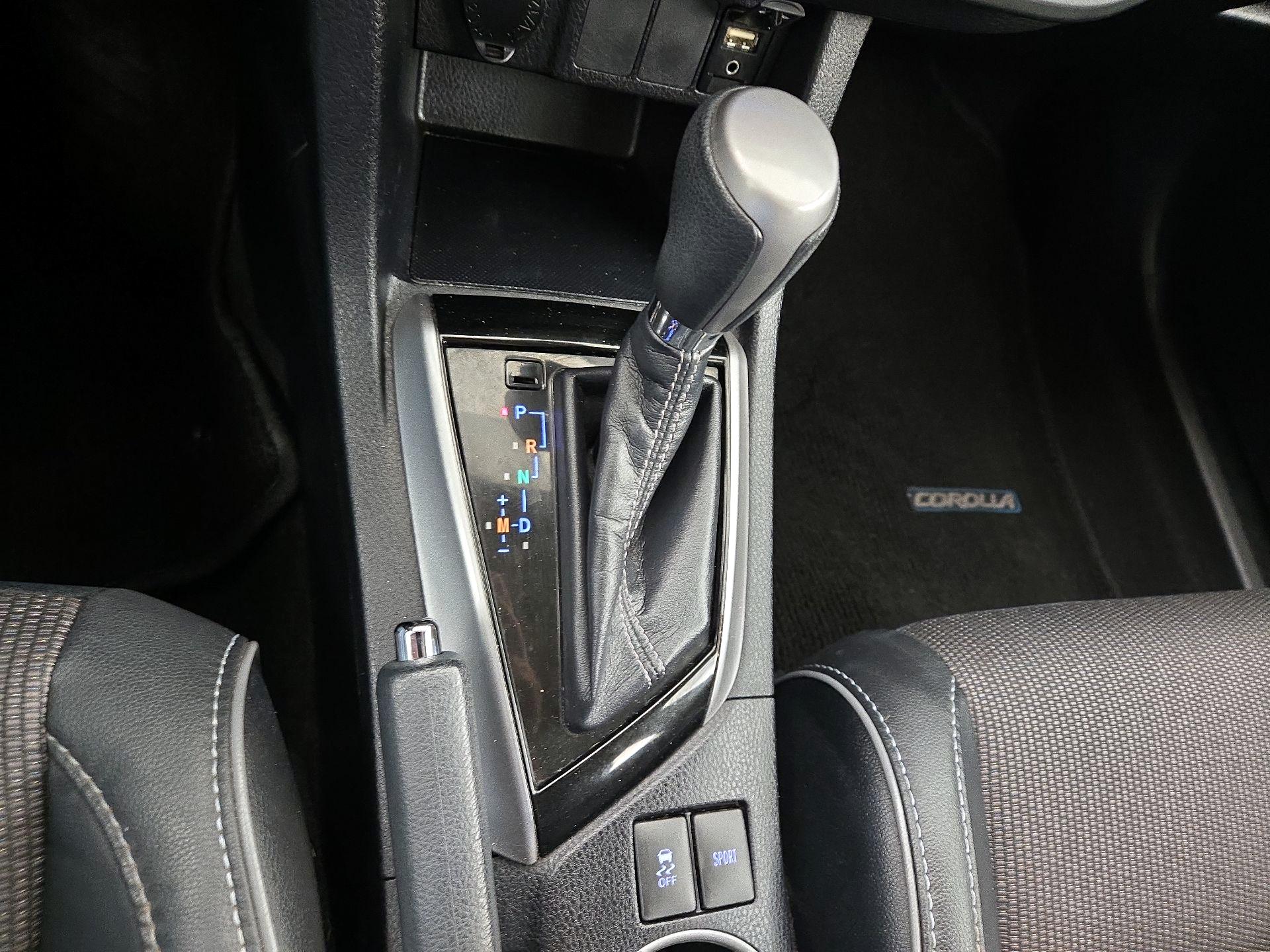 Thumbnail: 2015 Toyota Corolla - 17