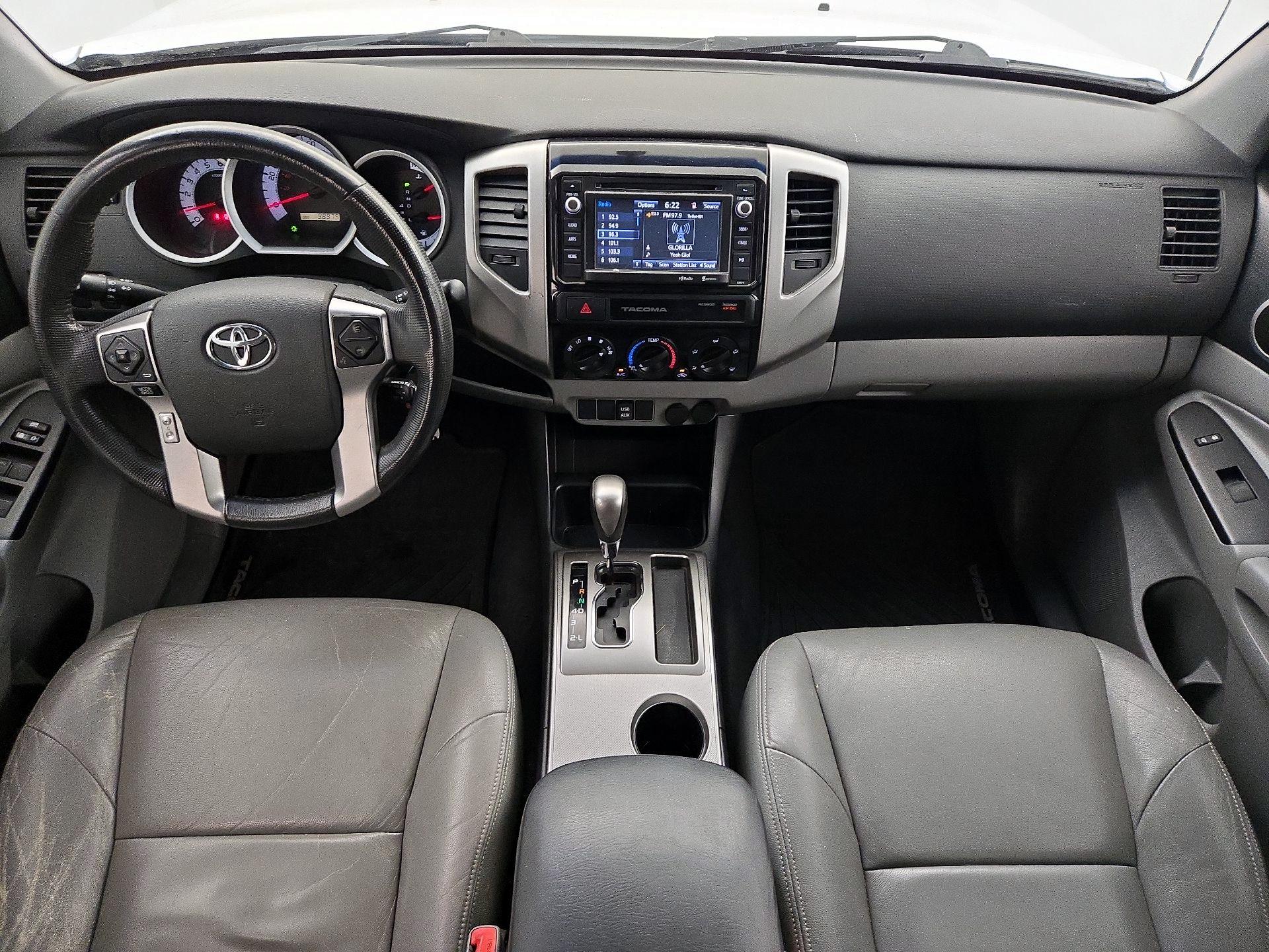 Thumbnail: 2015 Toyota Tacoma - 9