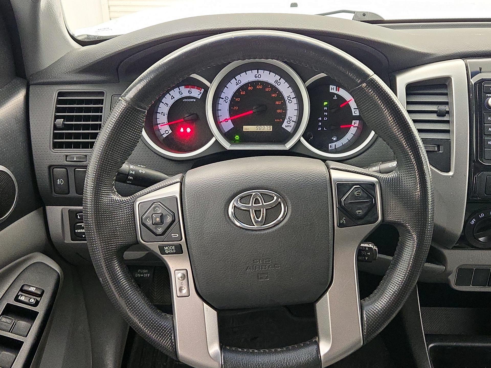 Thumbnail: 2015 Toyota Tacoma - 10