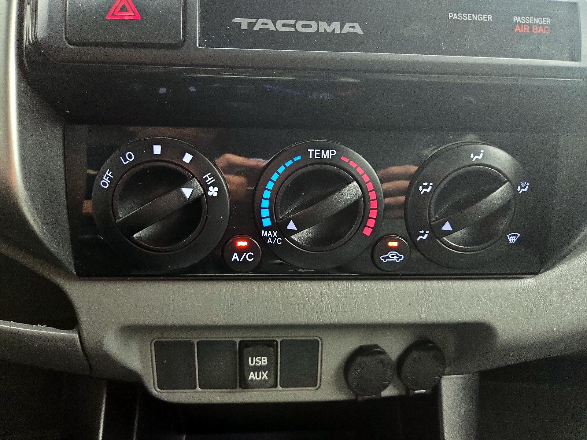 Thumbnail: 2015 Toyota Tacoma - 16