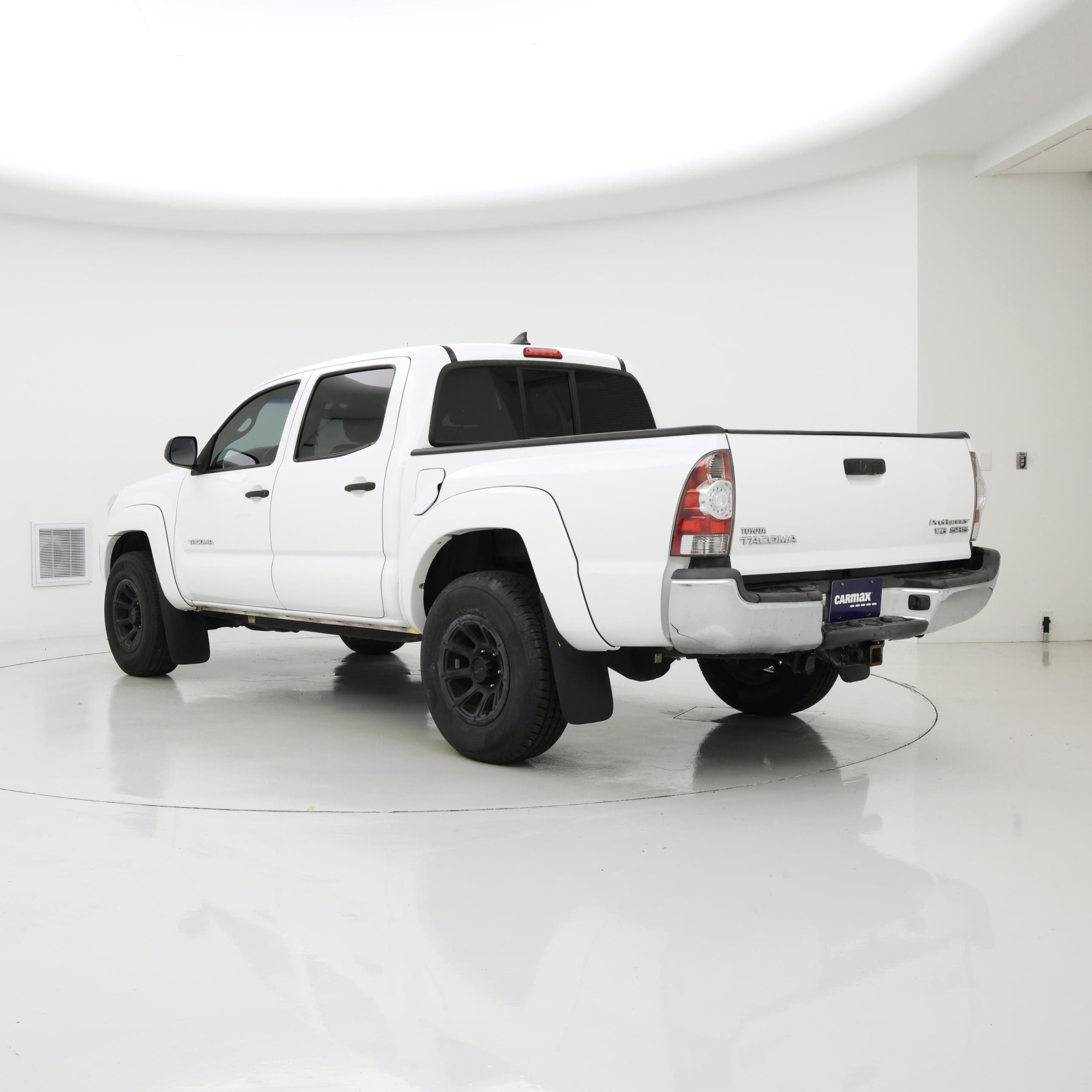 Thumbnail: 2015 Toyota Tacoma - 2