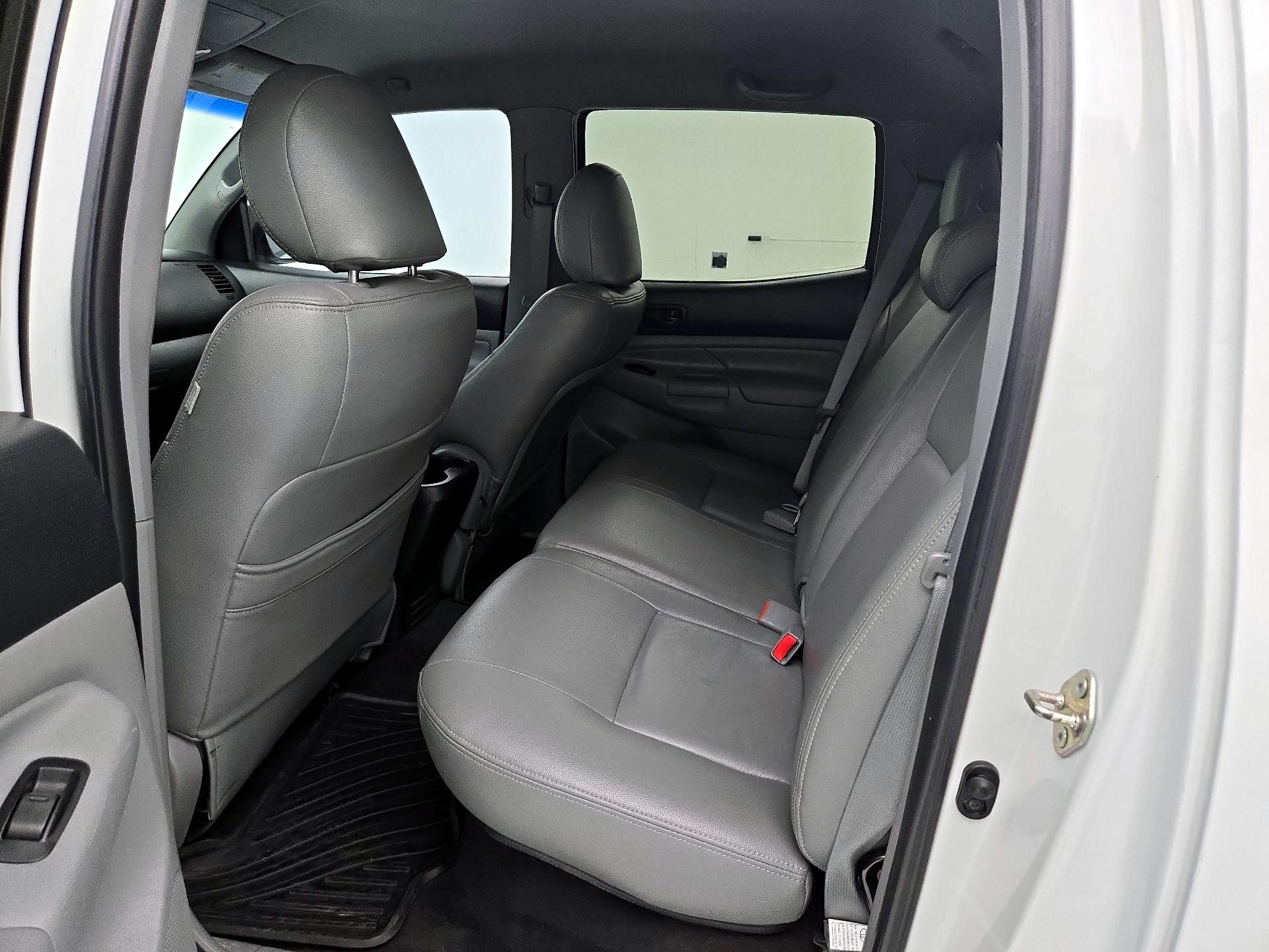 Thumbnail: 2015 Toyota Tacoma - 19