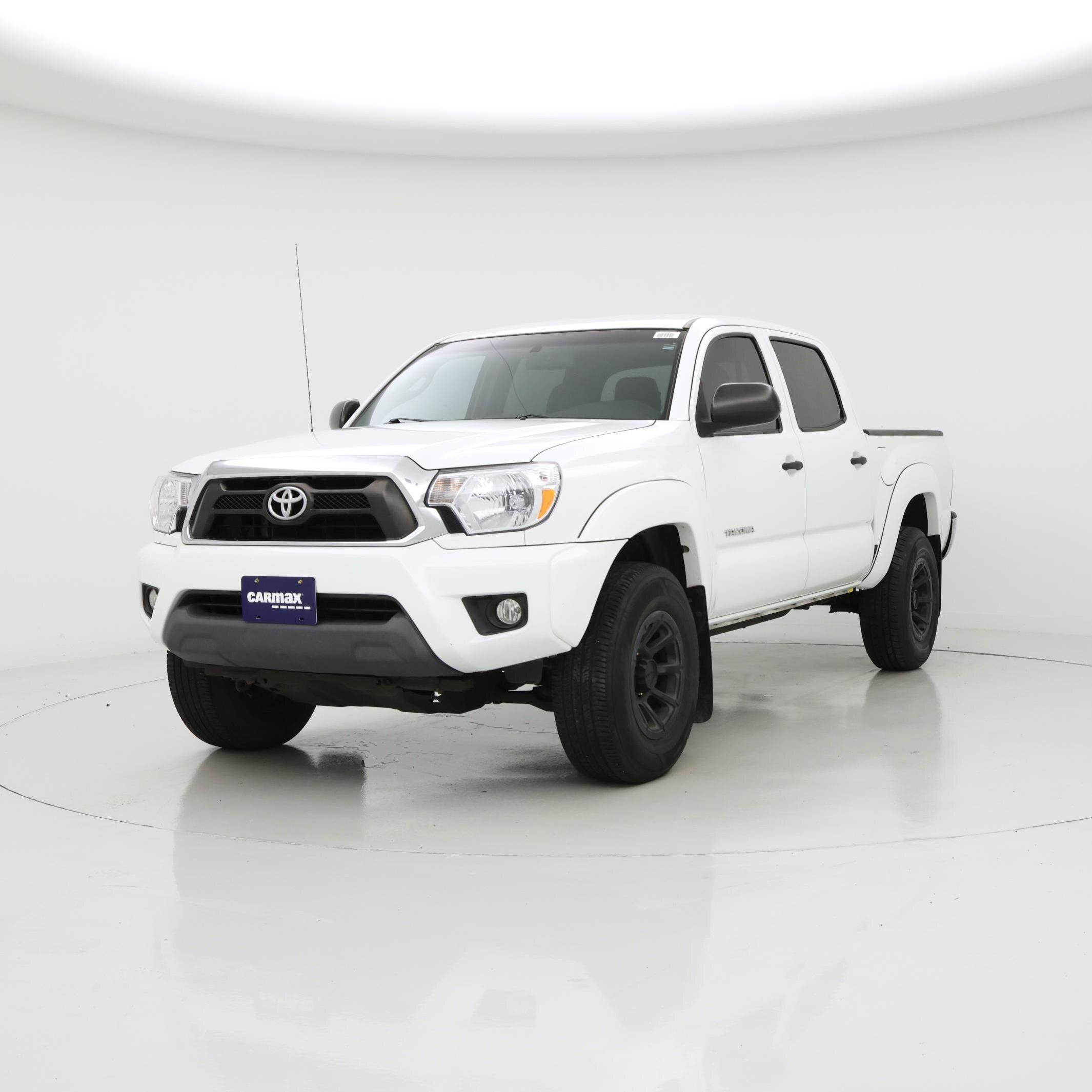 Thumbnail: 2015 Toyota Tacoma - 4