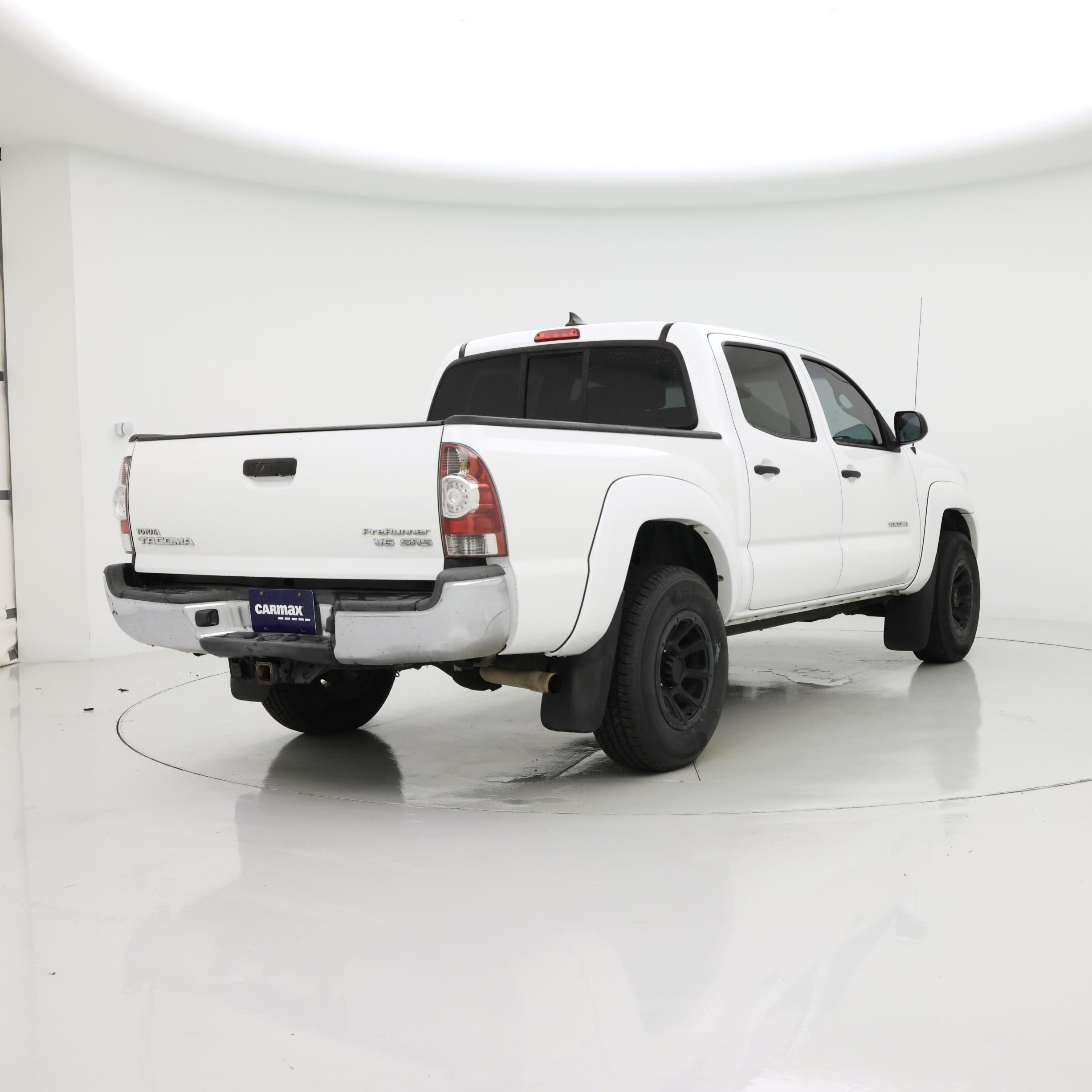 Thumbnail: 2015 Toyota Tacoma - 8