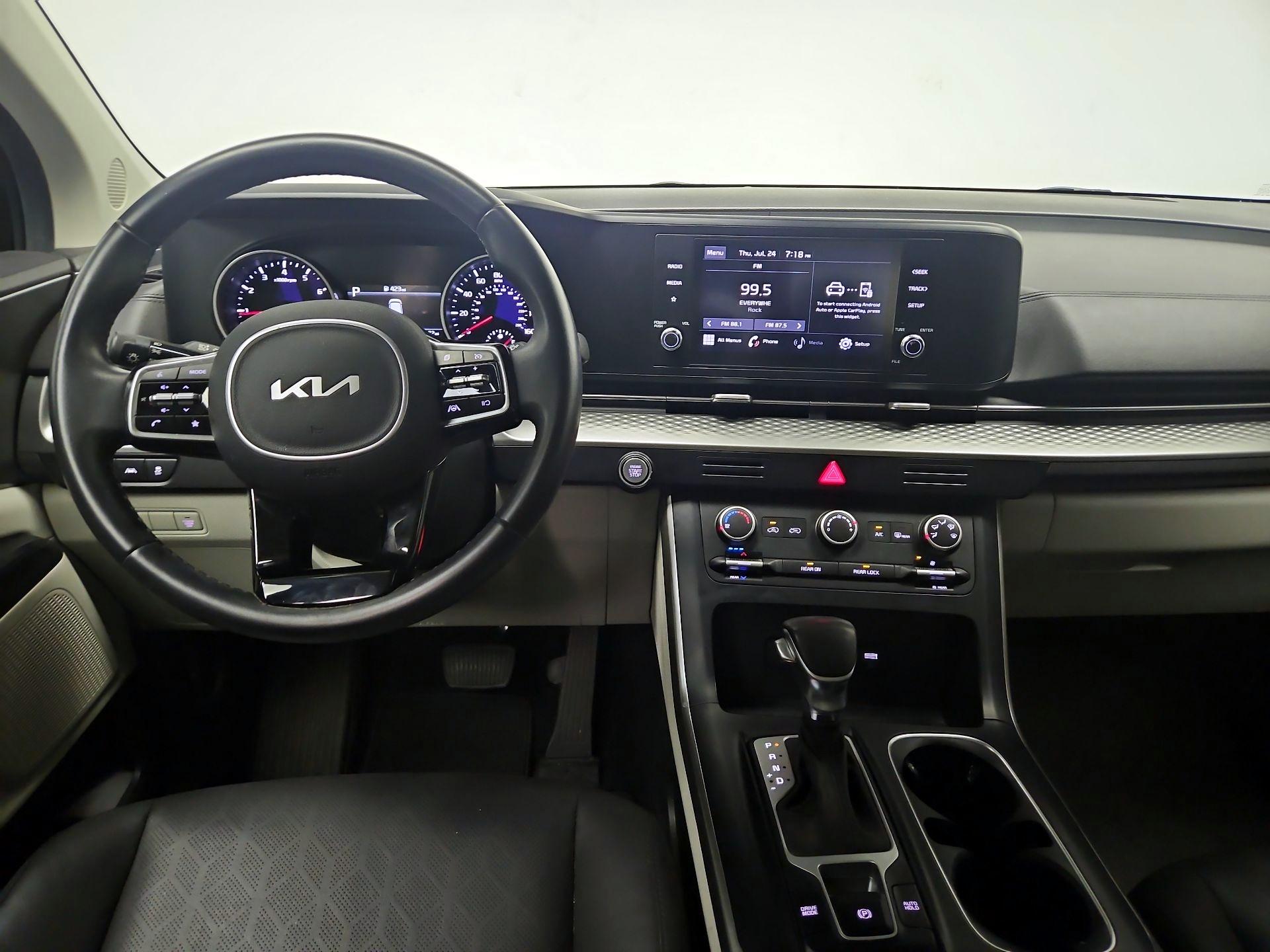 Thumbnail: 2022 Kia Carnival - 9