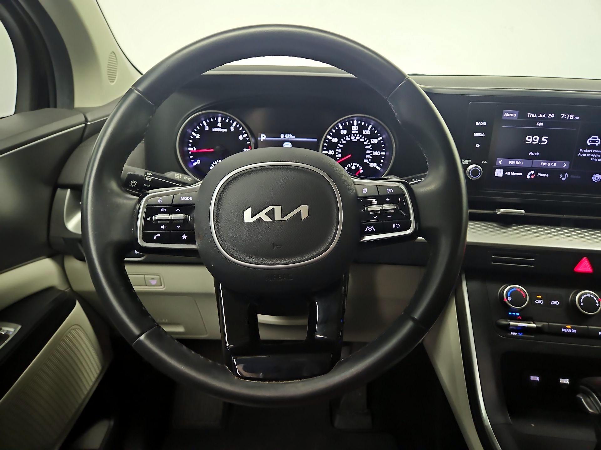 Thumbnail: 2022 Kia Carnival - 10