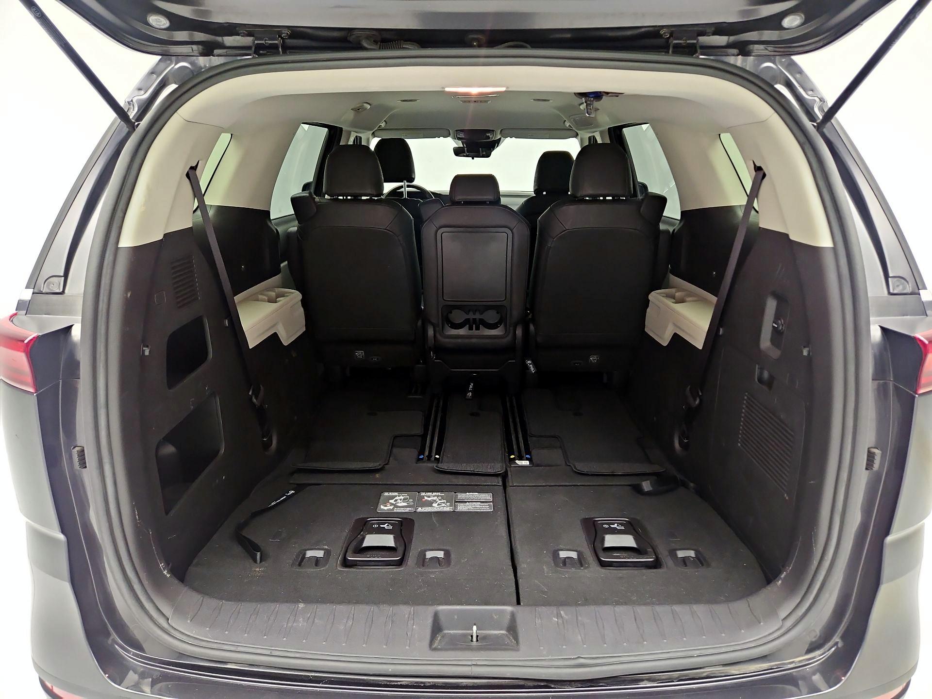 Thumbnail: 2022 Kia Carnival - 20