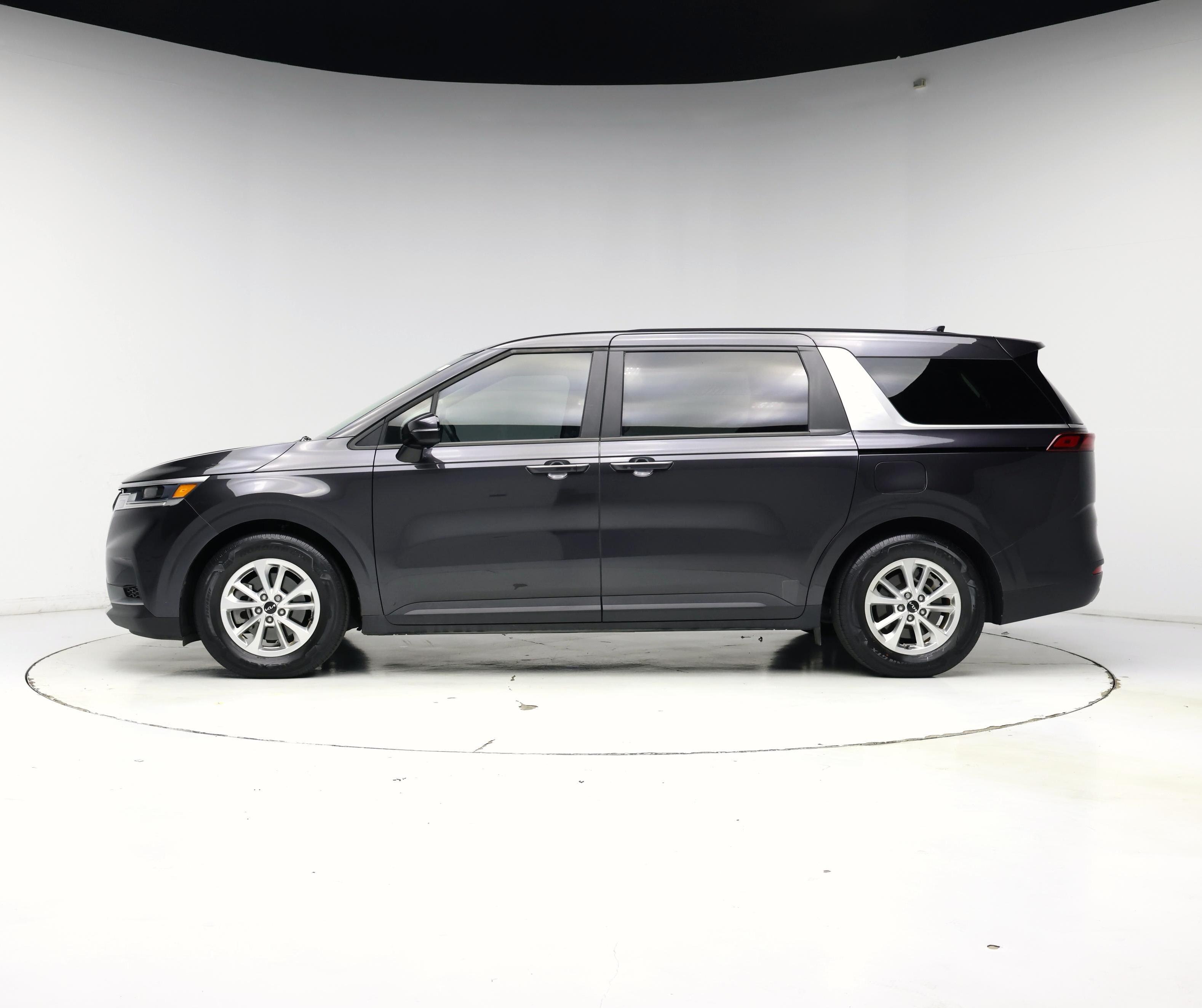 Thumbnail: 2022 Kia Carnival - 3