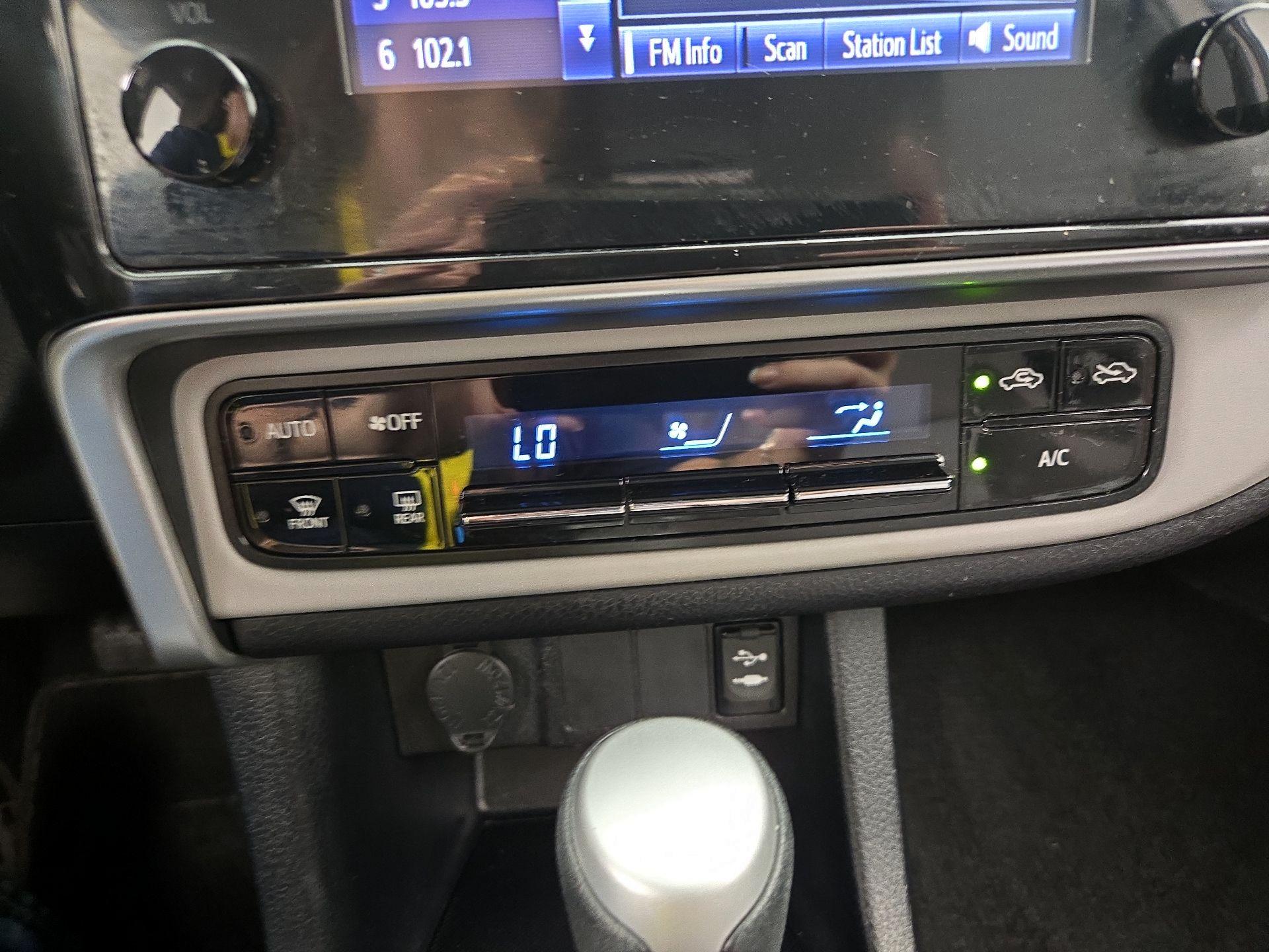 Thumbnail: 2019 Toyota Corolla - 16