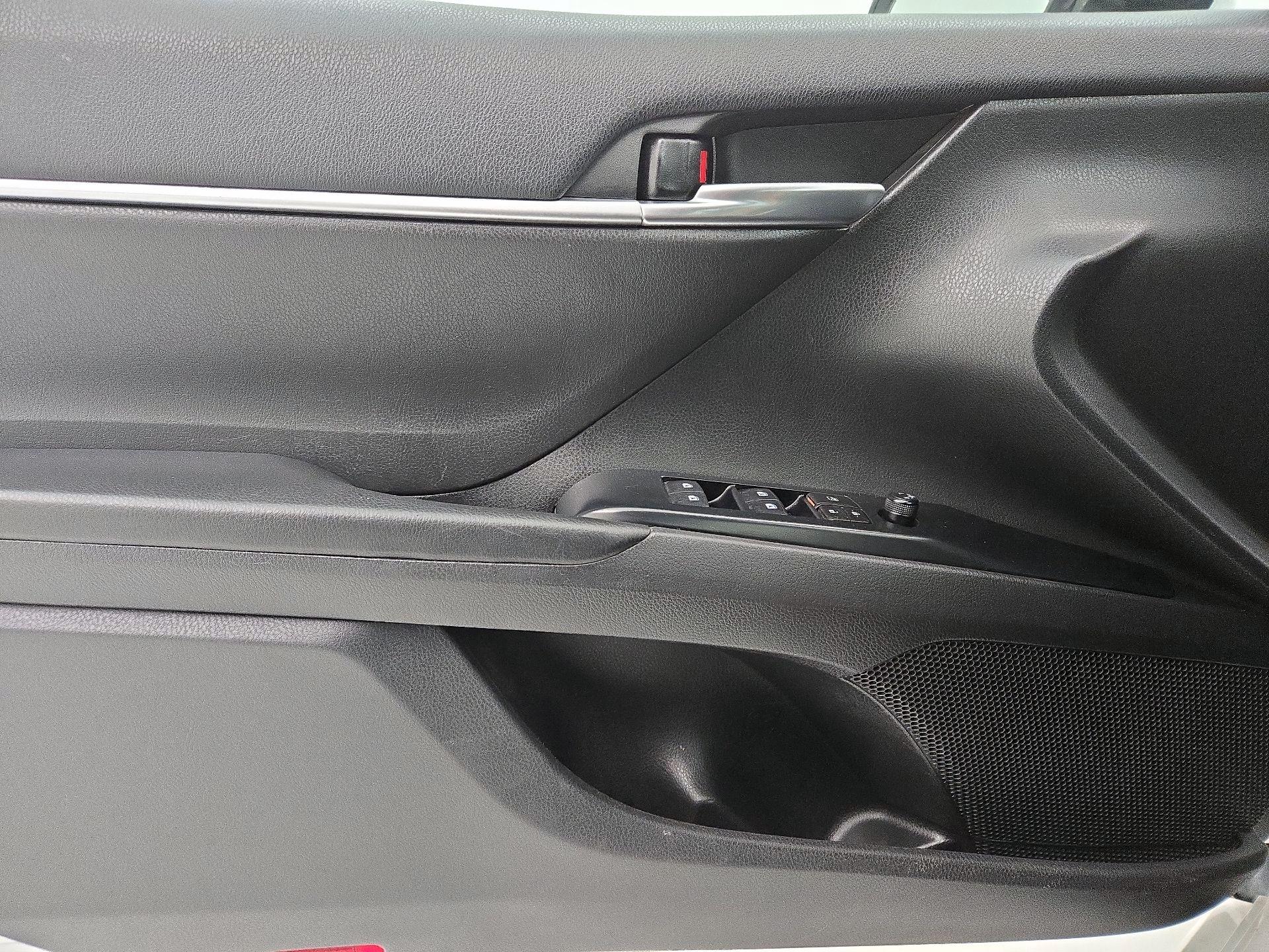 Thumbnail: 2020 Toyota Camry - 12