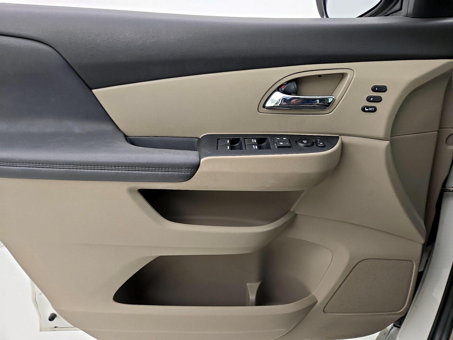 Thumbnail: 2017 Honda Odyssey - 12