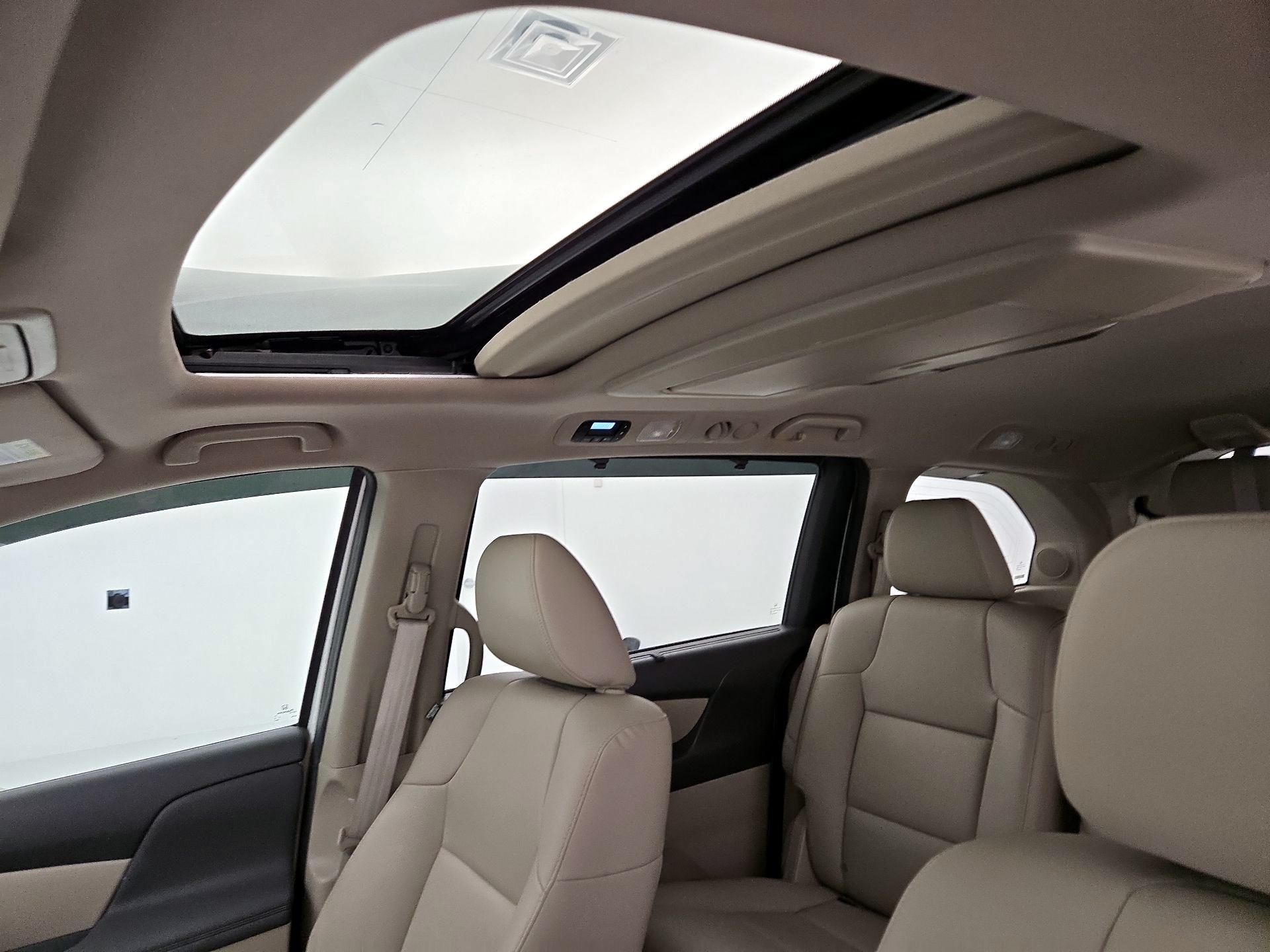 Thumbnail: 2017 Honda Odyssey - 19