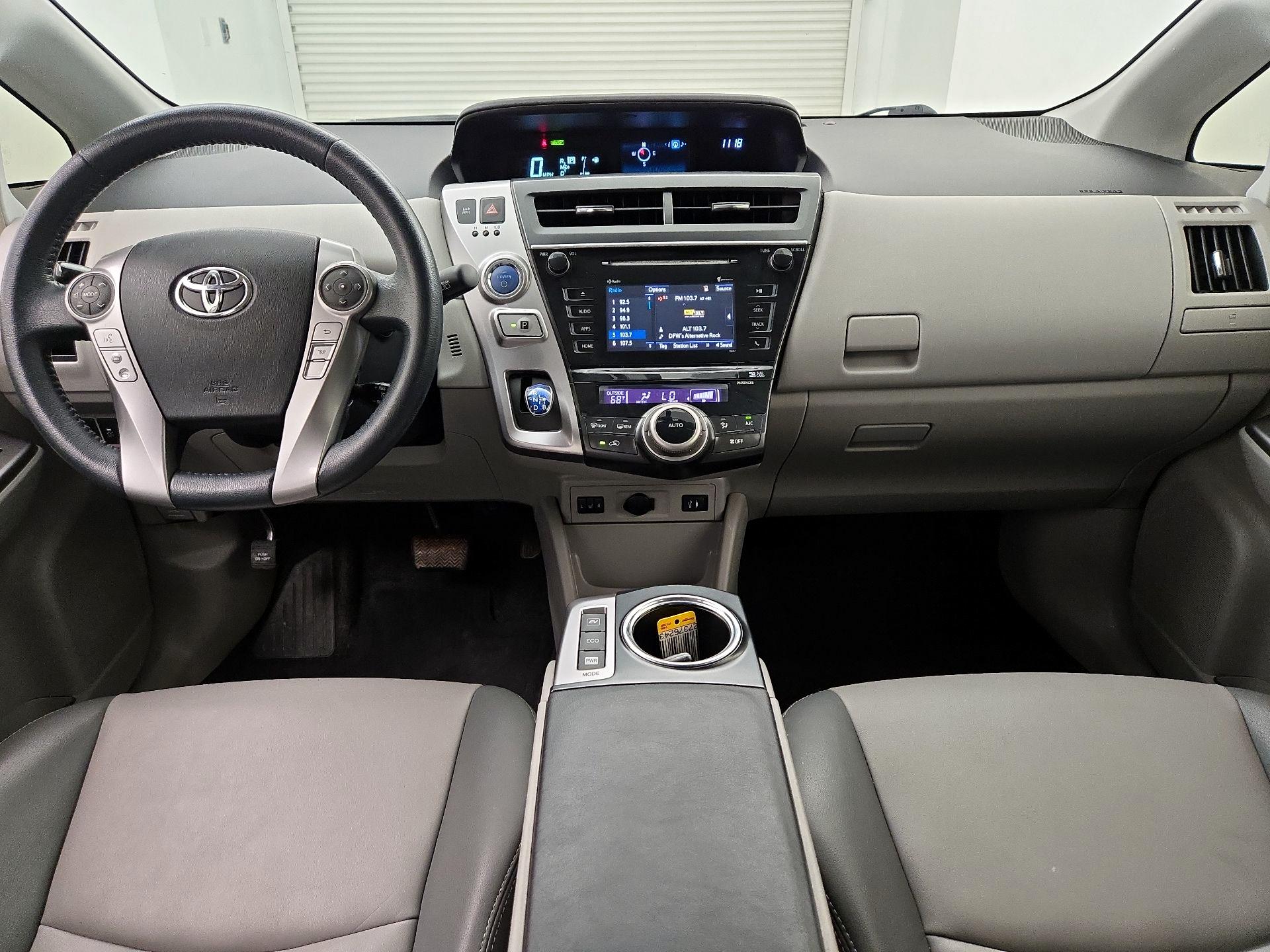 Thumbnail: 2016 Toyota Prius - 9