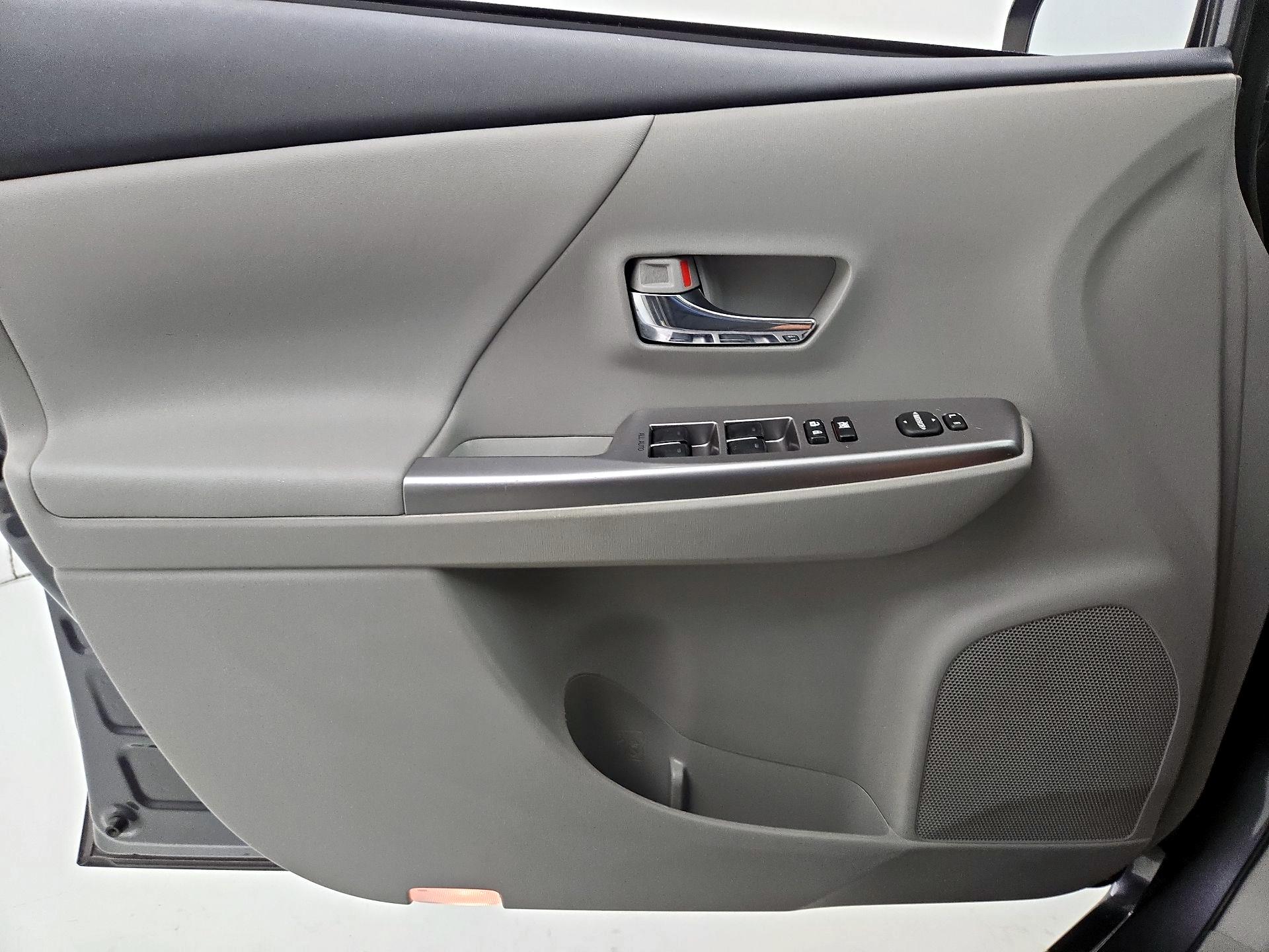 Thumbnail: 2016 Toyota Prius - 12