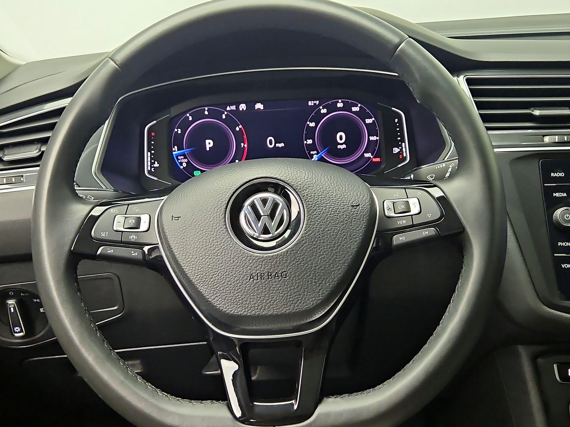 Thumbnail: 2020 Volkswagen Tiguan - 10