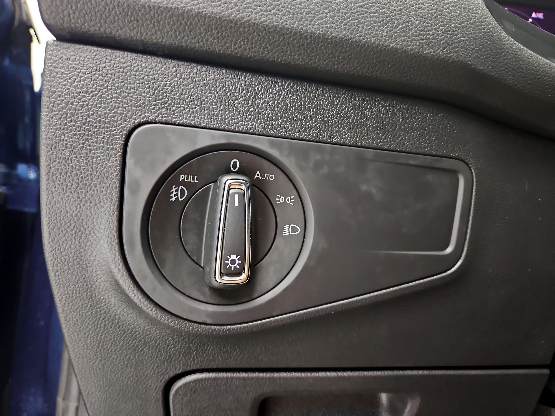 Thumbnail: 2020 Volkswagen Tiguan - 13