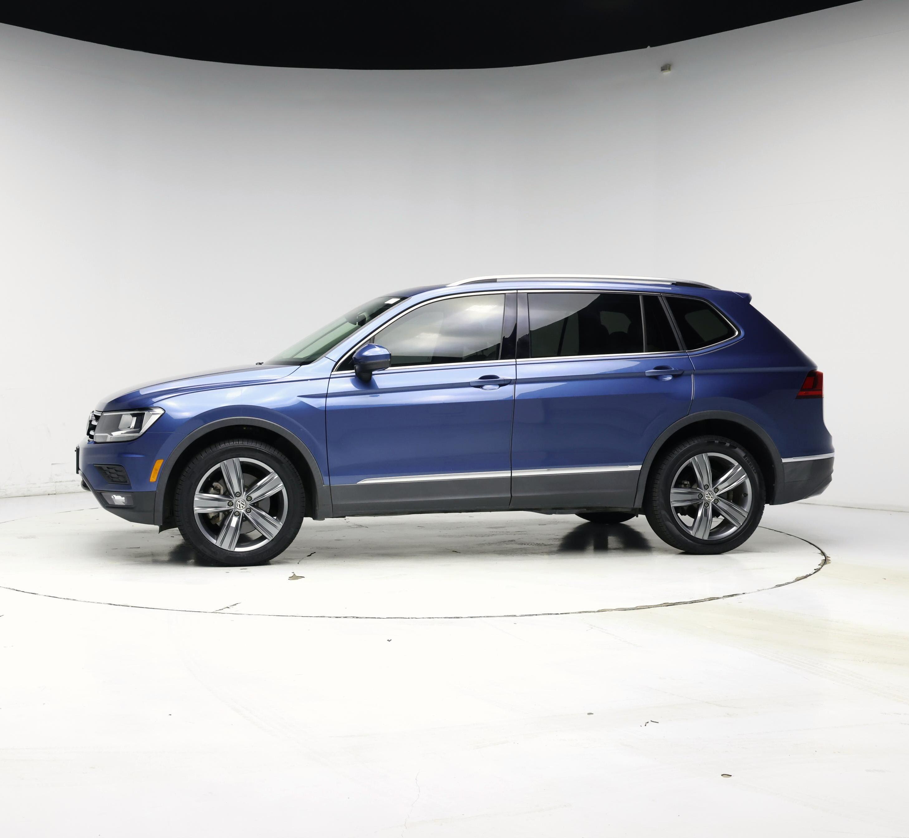 Thumbnail: 2020 Volkswagen Tiguan - 3