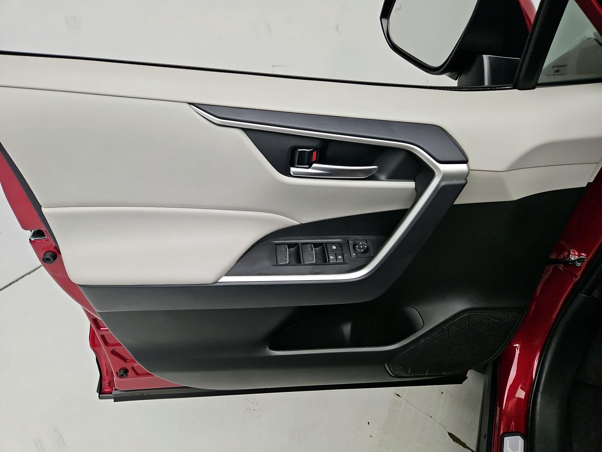 Thumbnail: 2024 Toyota RAV4 - 12