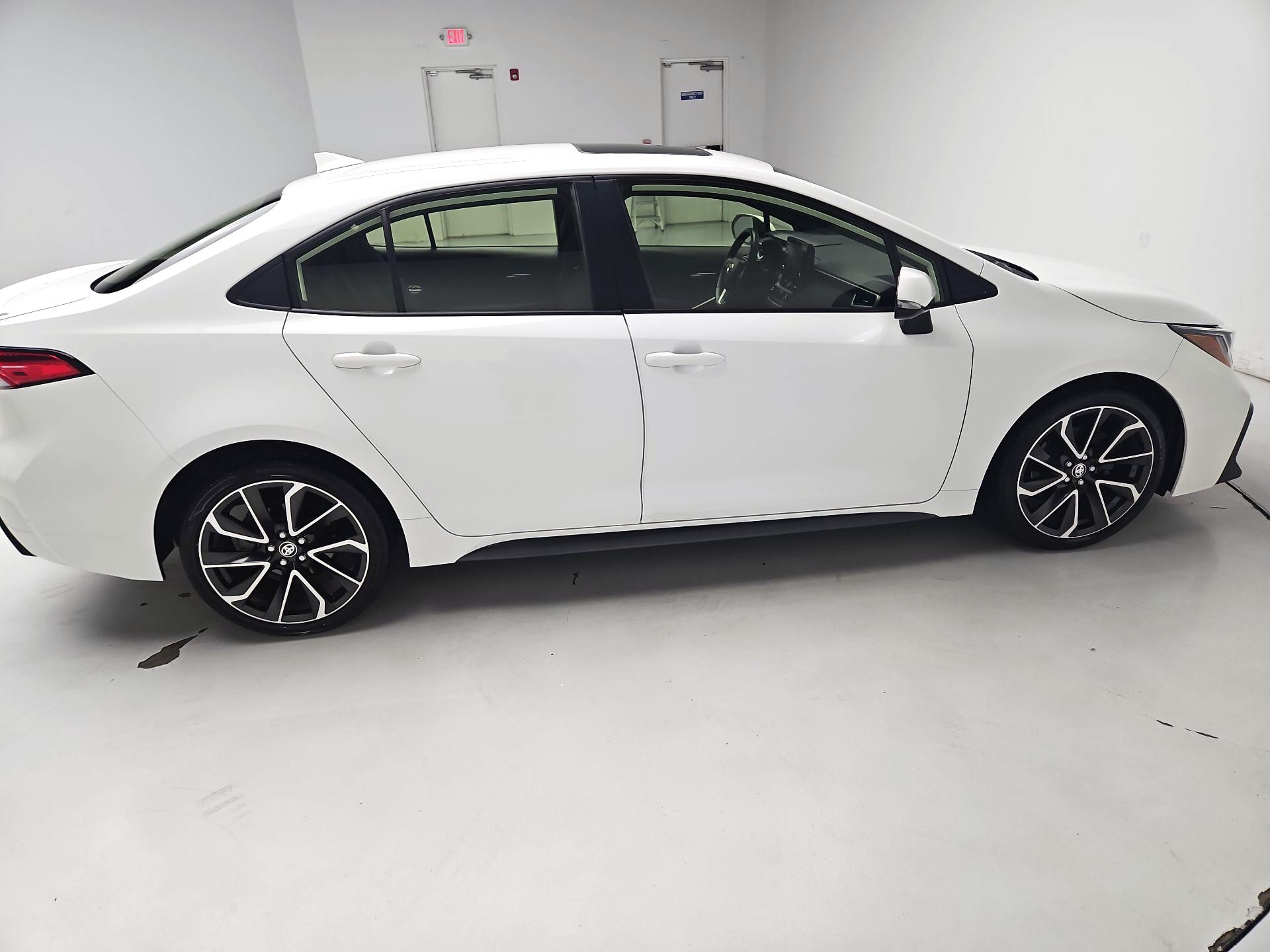 Thumbnail: 2022 Toyota Corolla - 4