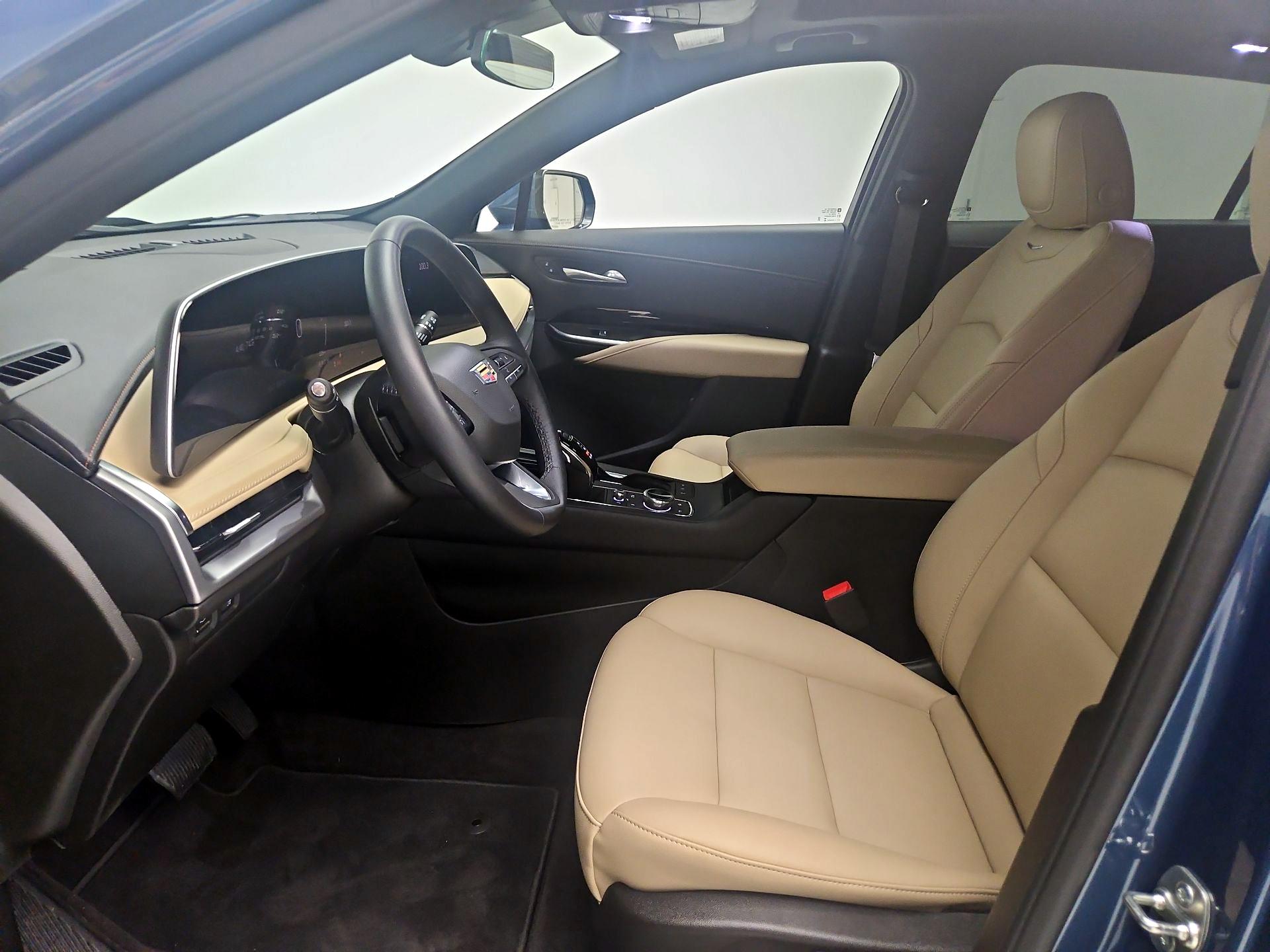 Thumbnail: 2024 Cadillac XT4 - 11