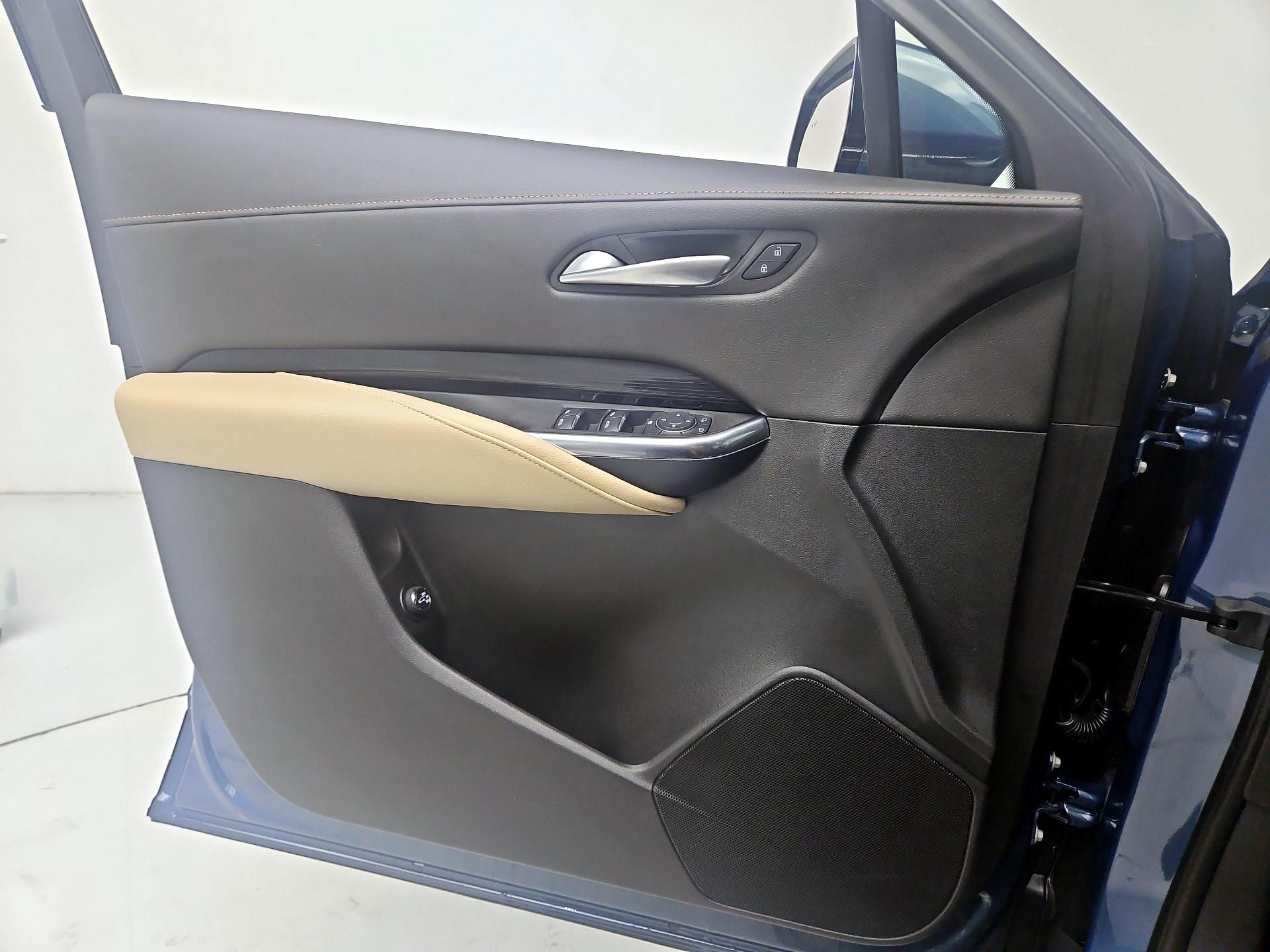 Thumbnail: 2024 Cadillac XT4 - 12