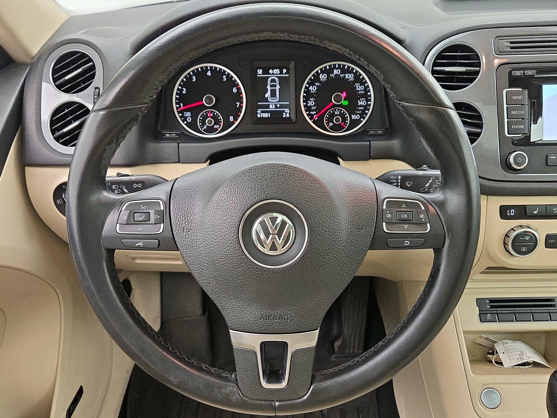 Thumbnail: 2014 Volkswagen Tiguan - 10